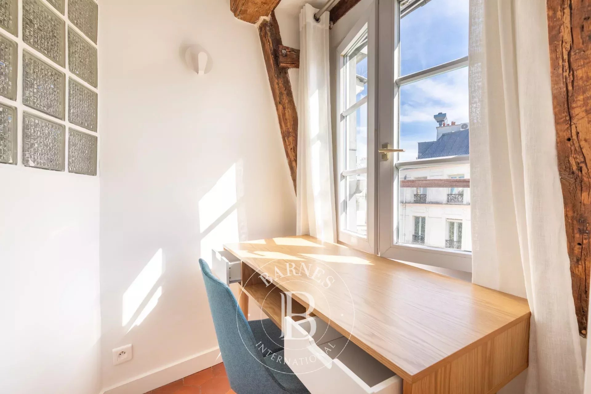 Daire Paris 3ème - picture 8