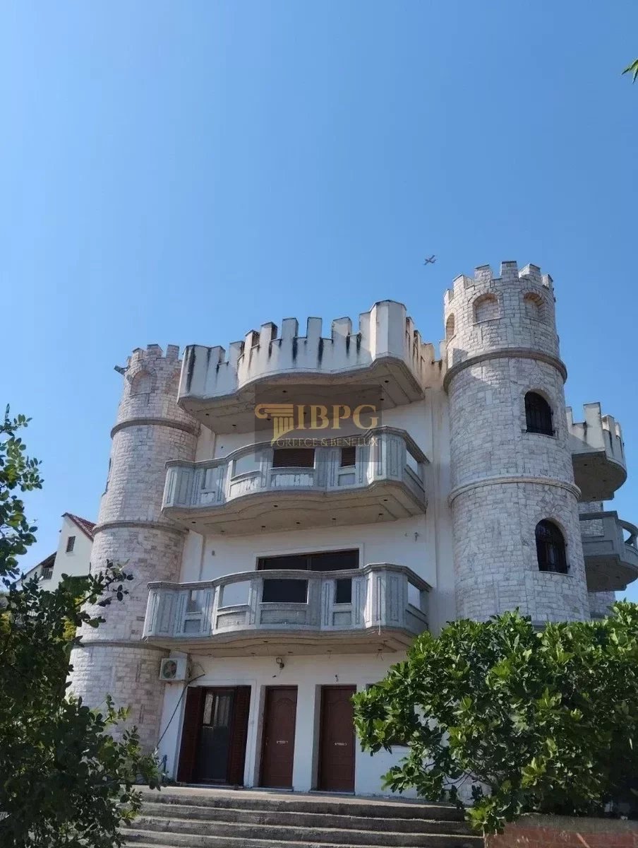 for sale House in Oropos Attica 400m2 ,590000€