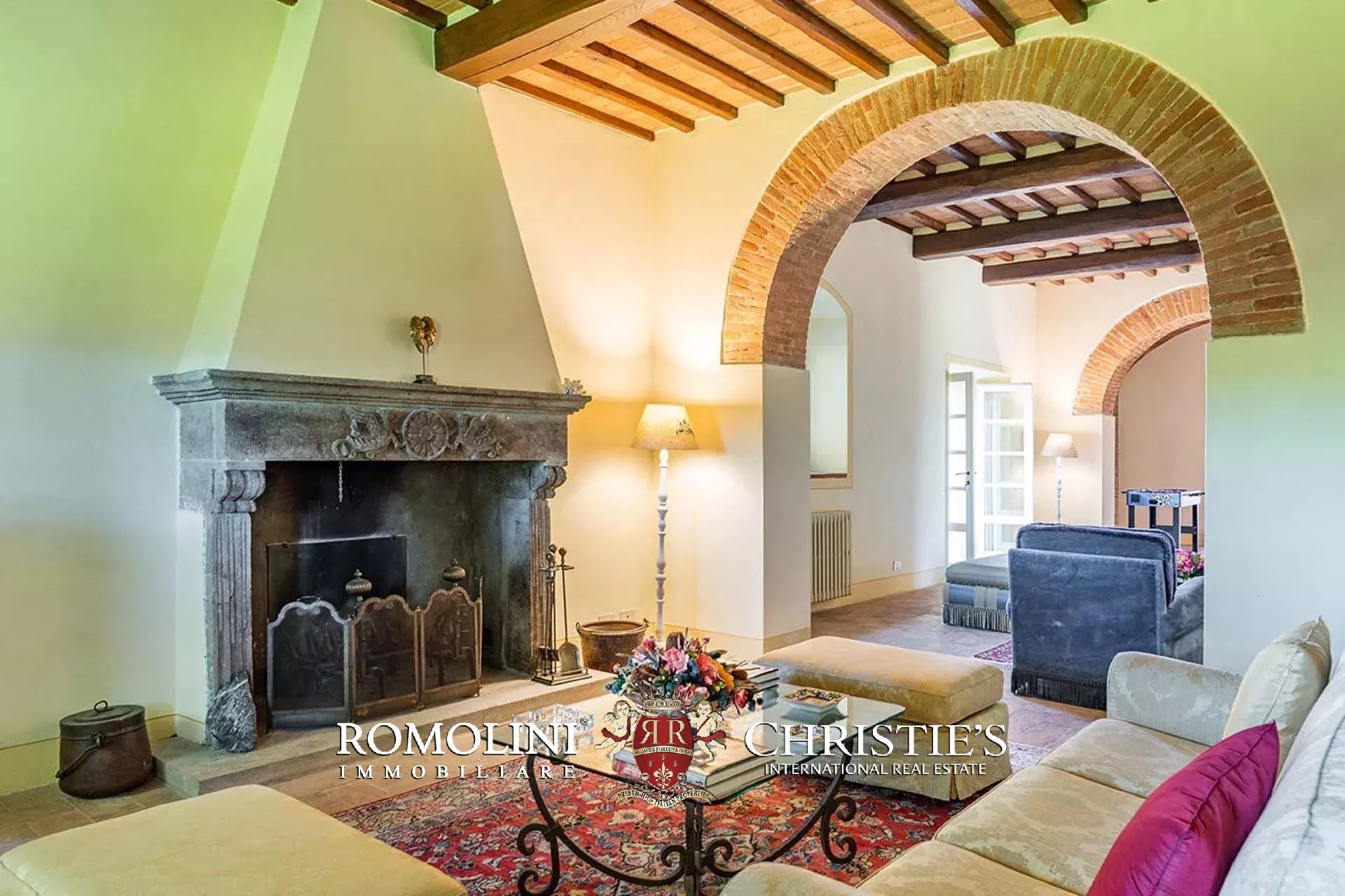 6 Bedroom Villa/Townhouse's Image 25
