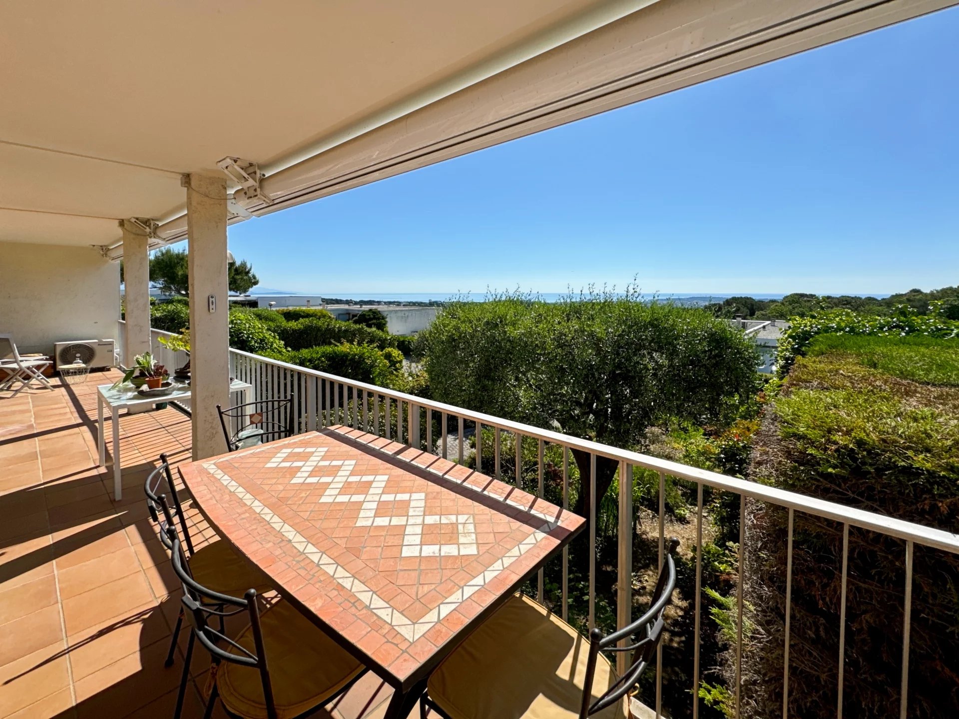 Maison  VUE MER CALME GARAGE PISCINE TERRASSE JARDIN