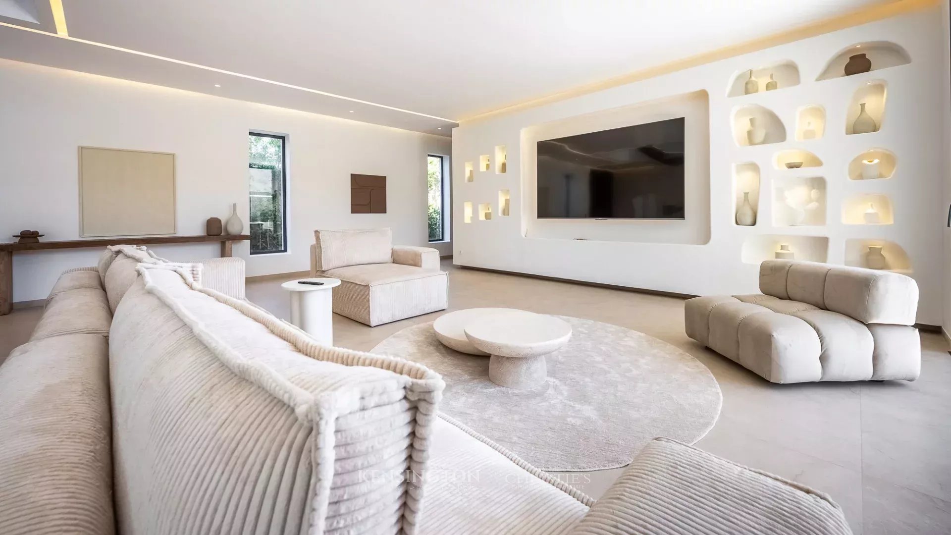 5 Bedroom Villa/Townhouse's Image 3