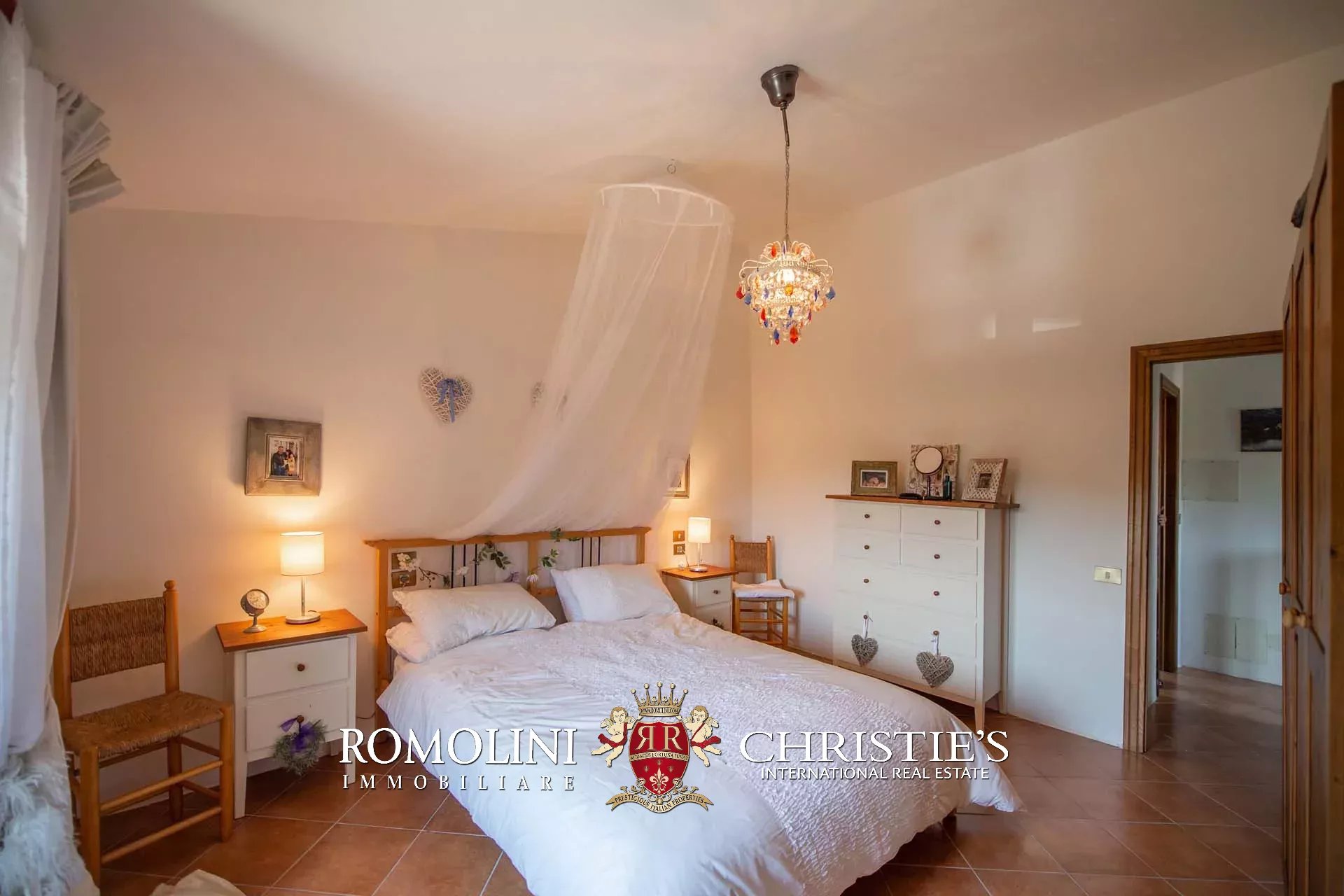 6 Bedroom Villa/Townhouse's Image 22