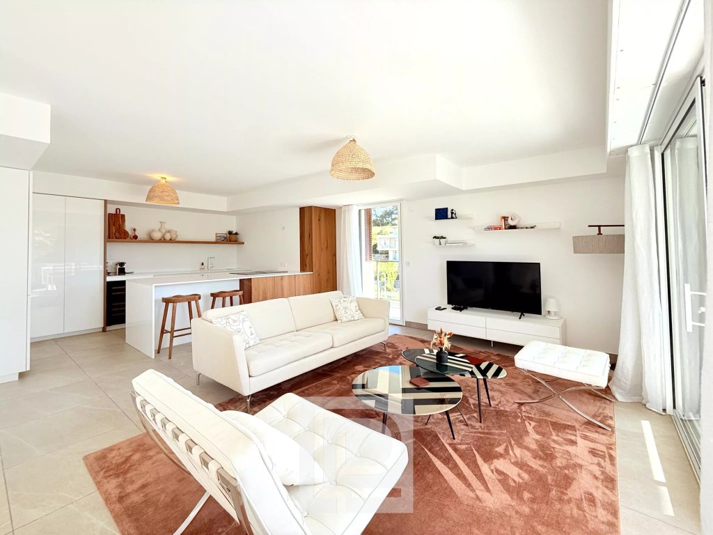 Apartment for sale in Mougins — Top Floor Apartment with private rooftop terrace – Gated Estate