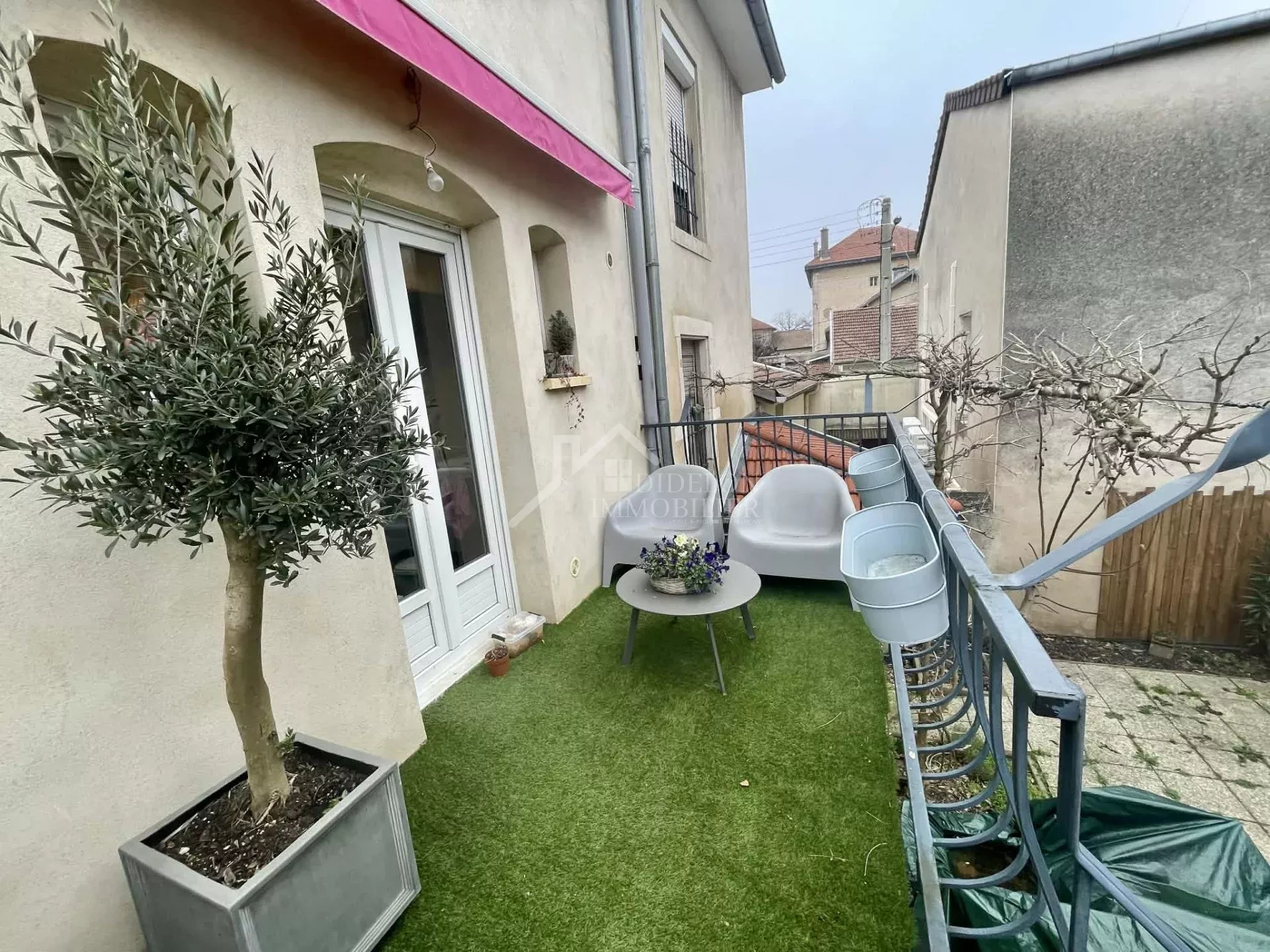 Agence immobilière de 