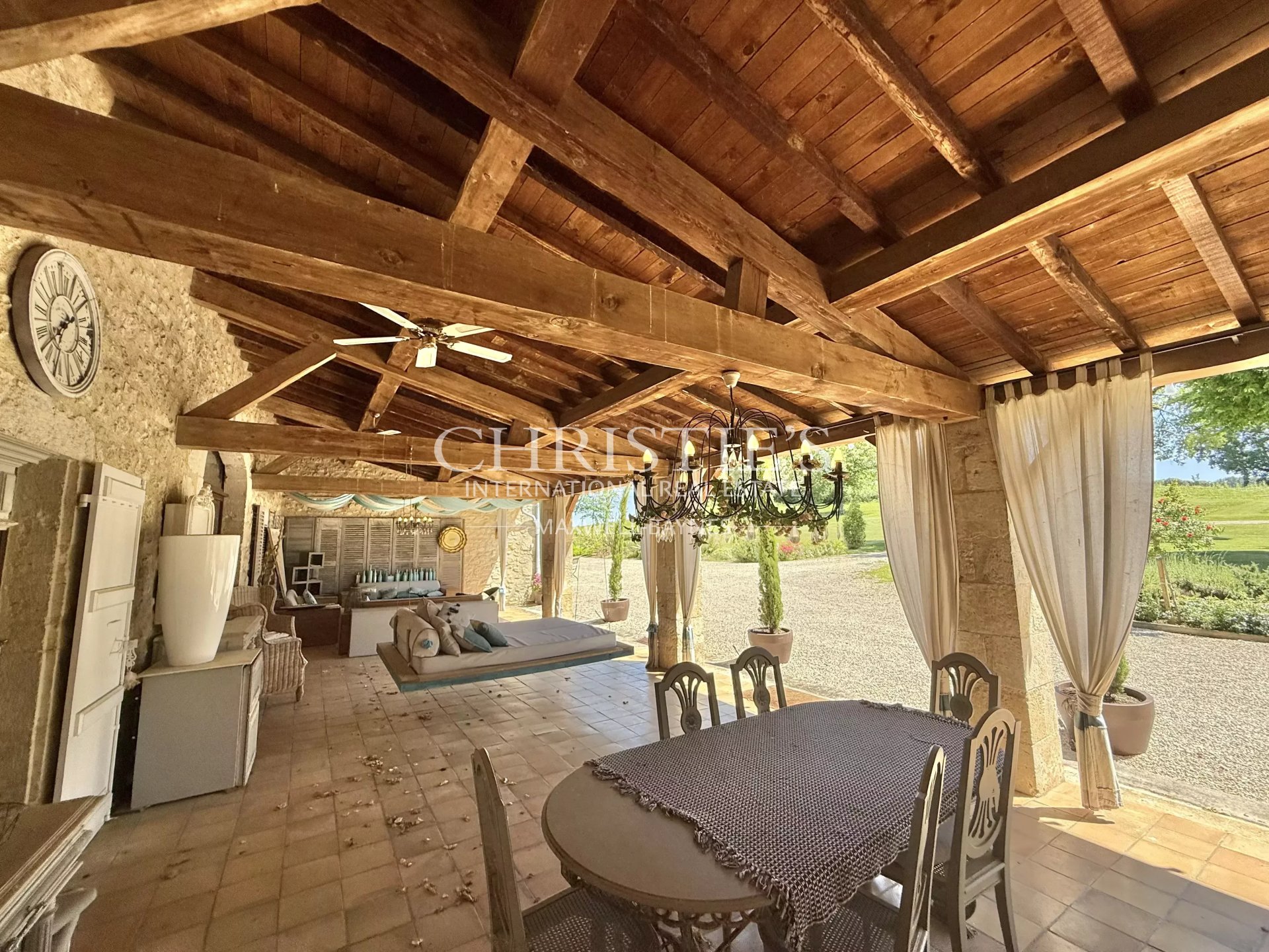 7 Bedroom Villa/Townhouse's Image 21