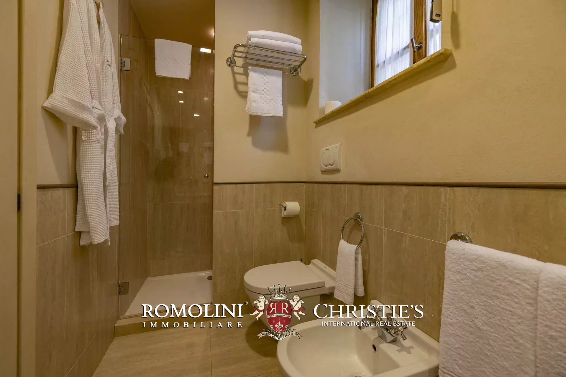 6 Bedroom Villa/Townhouse's Image 68