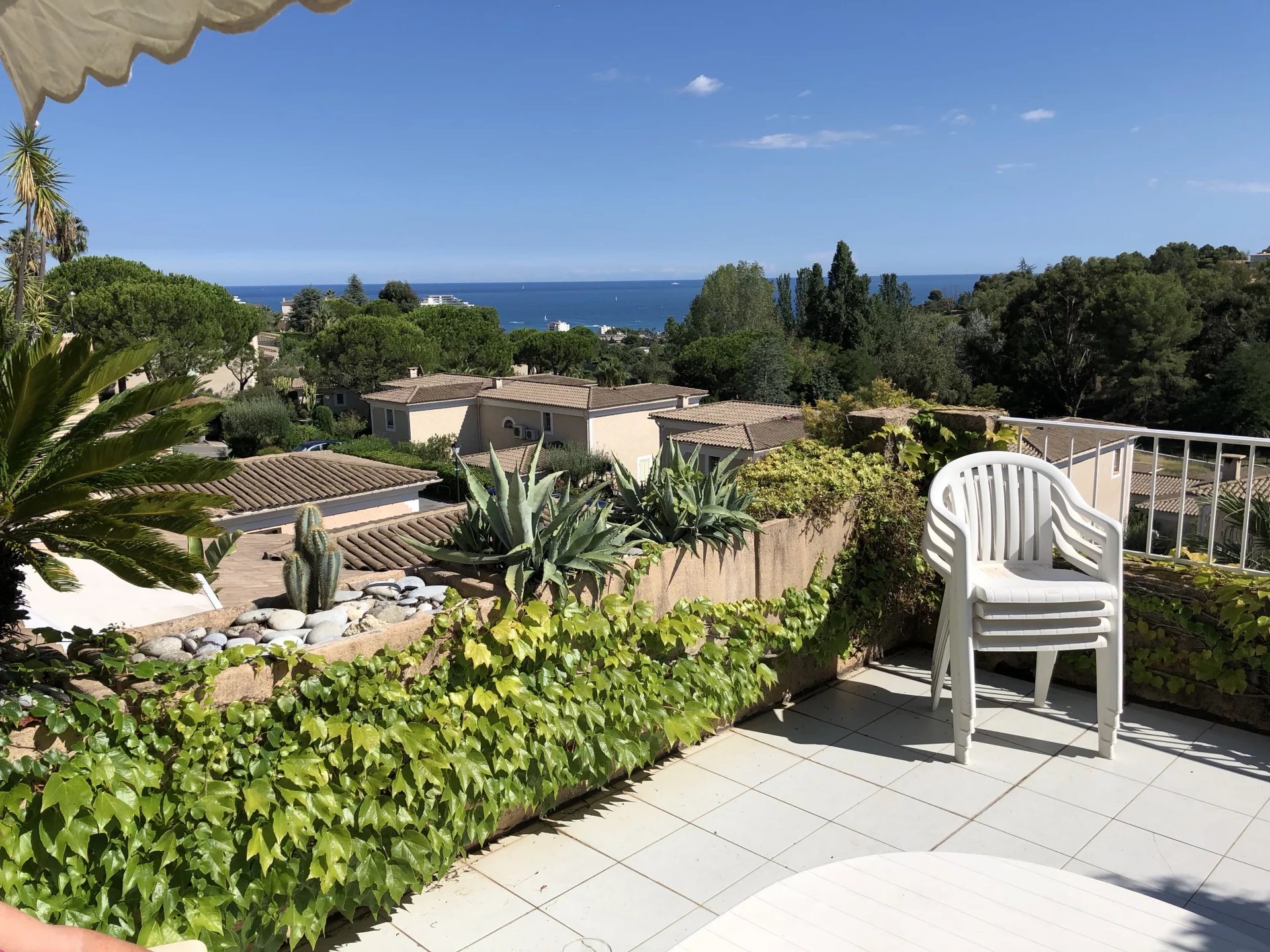 Sale Apartment Villeneuve-Loubet Hauts de Vaugrenier