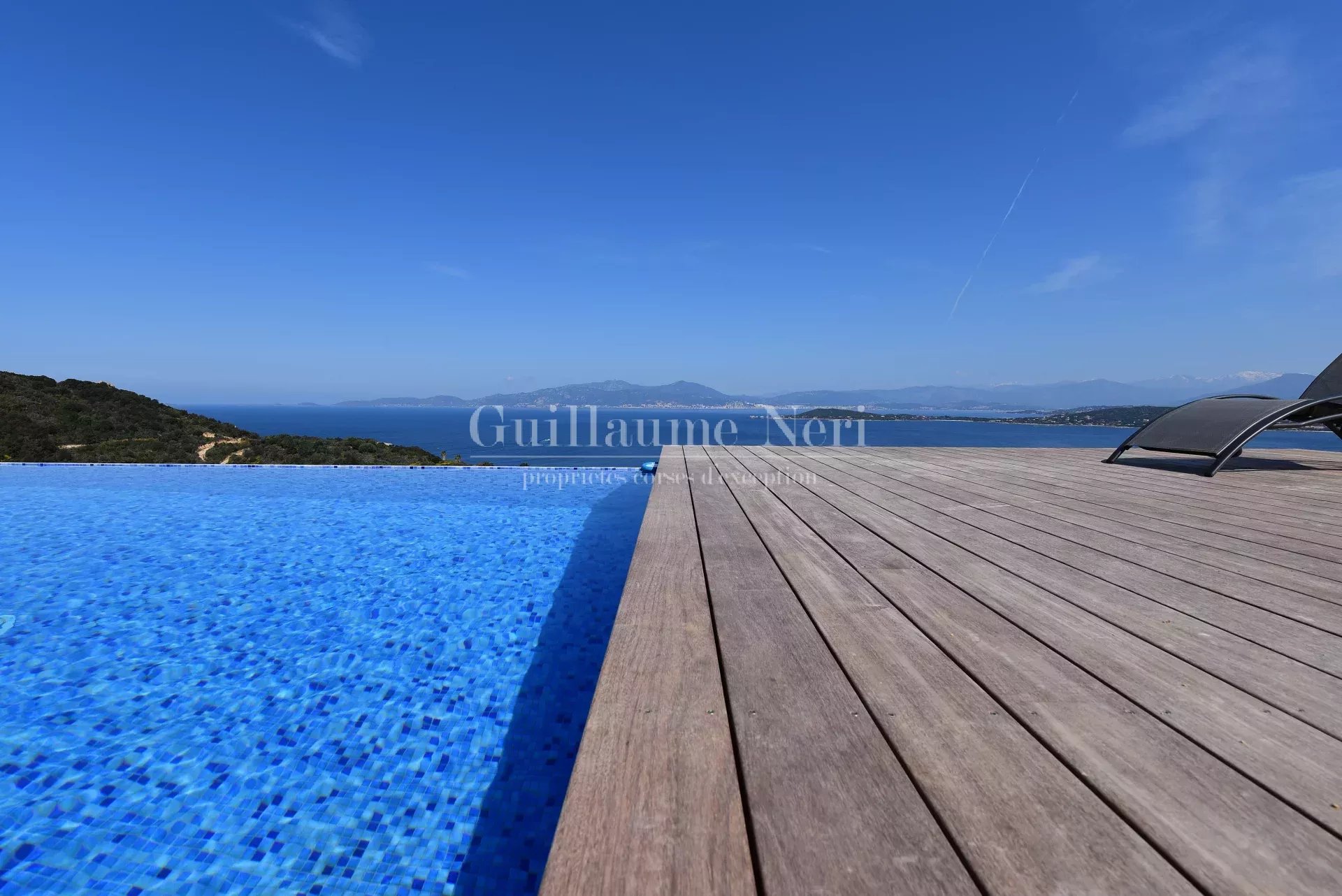 Villa VERGHIA-6 Chambres, vue mer, piscine sur la rive sud d'Ajaccio