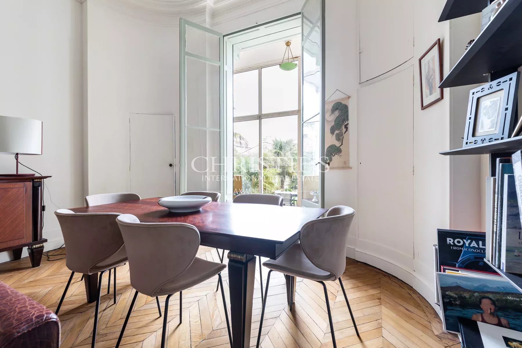 6 Bedroom Villa/Townhouse's Image 4