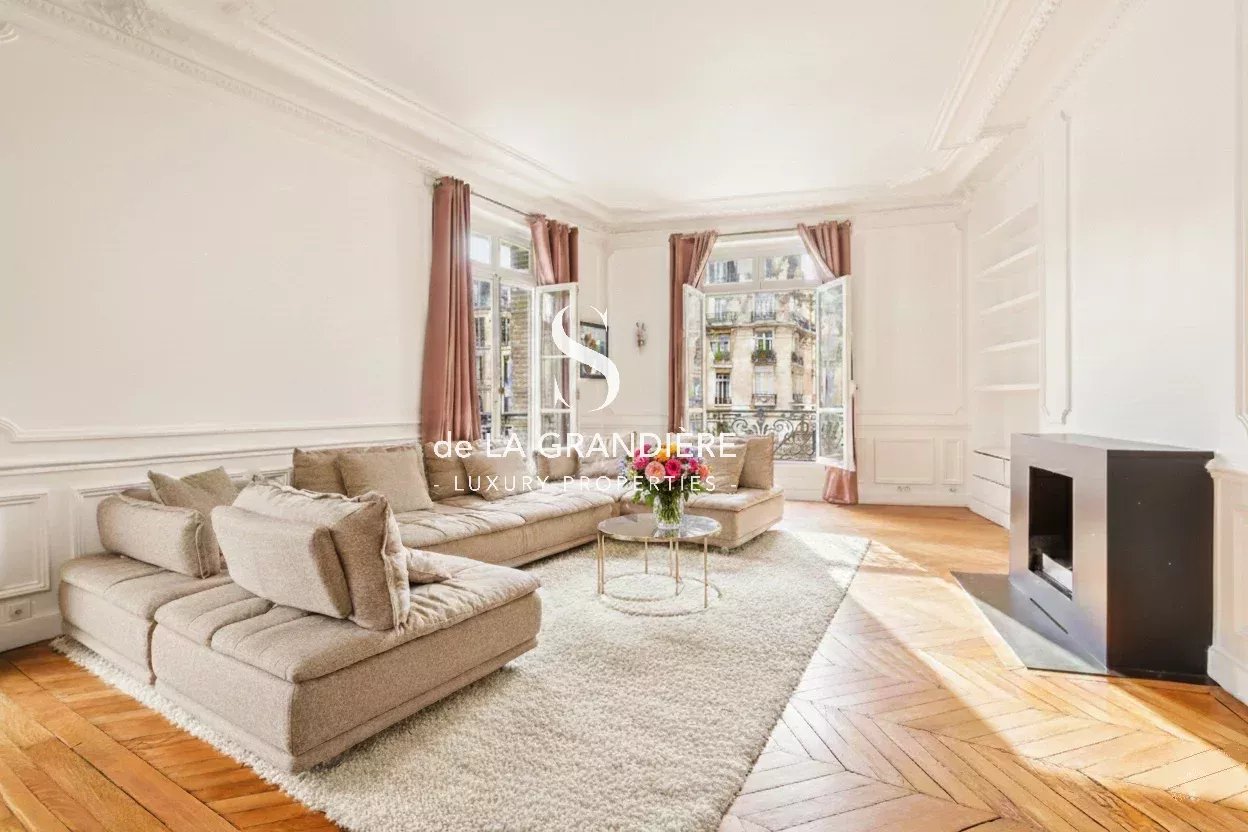 Paris 16ème - Place de Mexico - 162 m2 - Vastes réceptions - 4 chambres