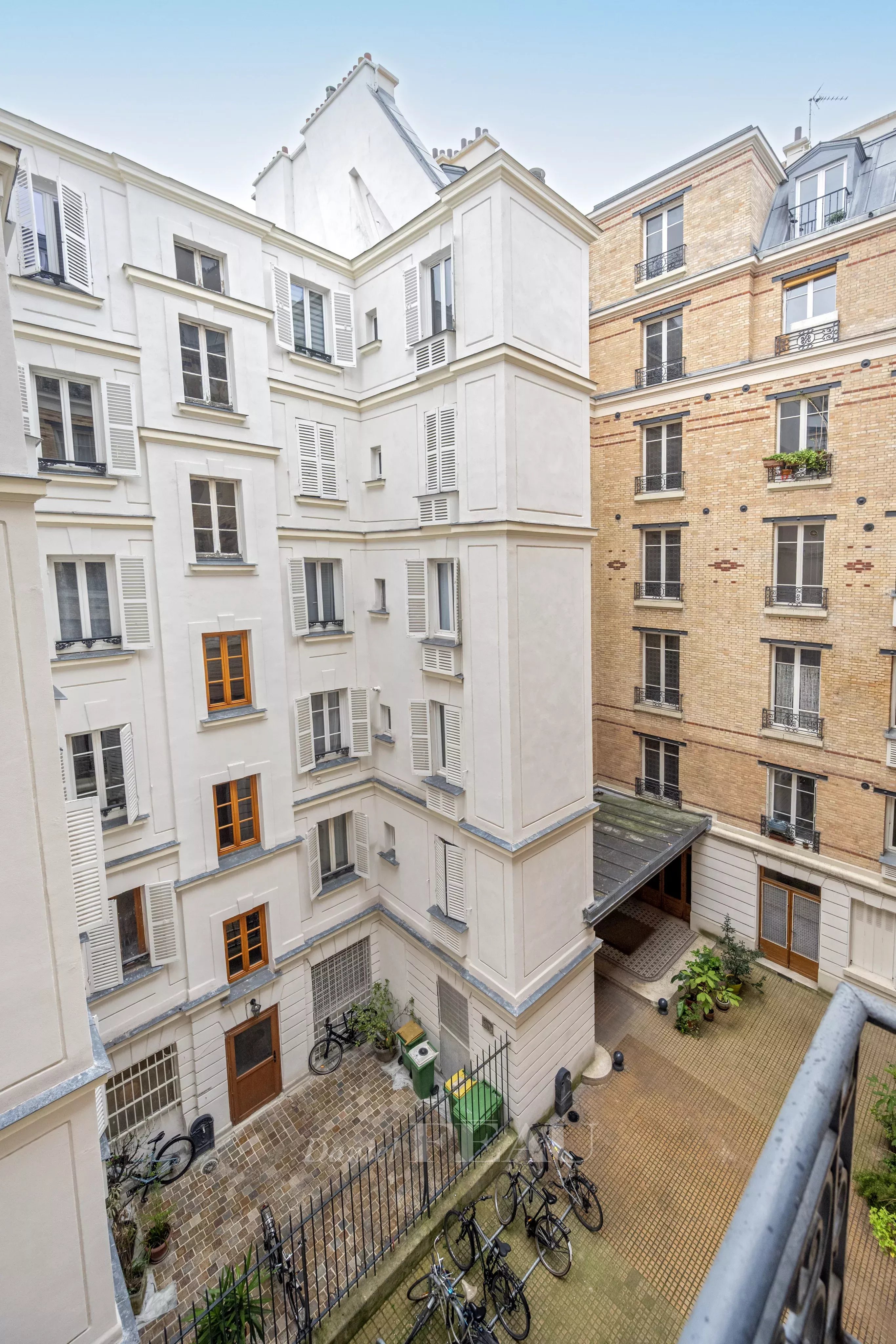 Sale Apartment Paris 9th