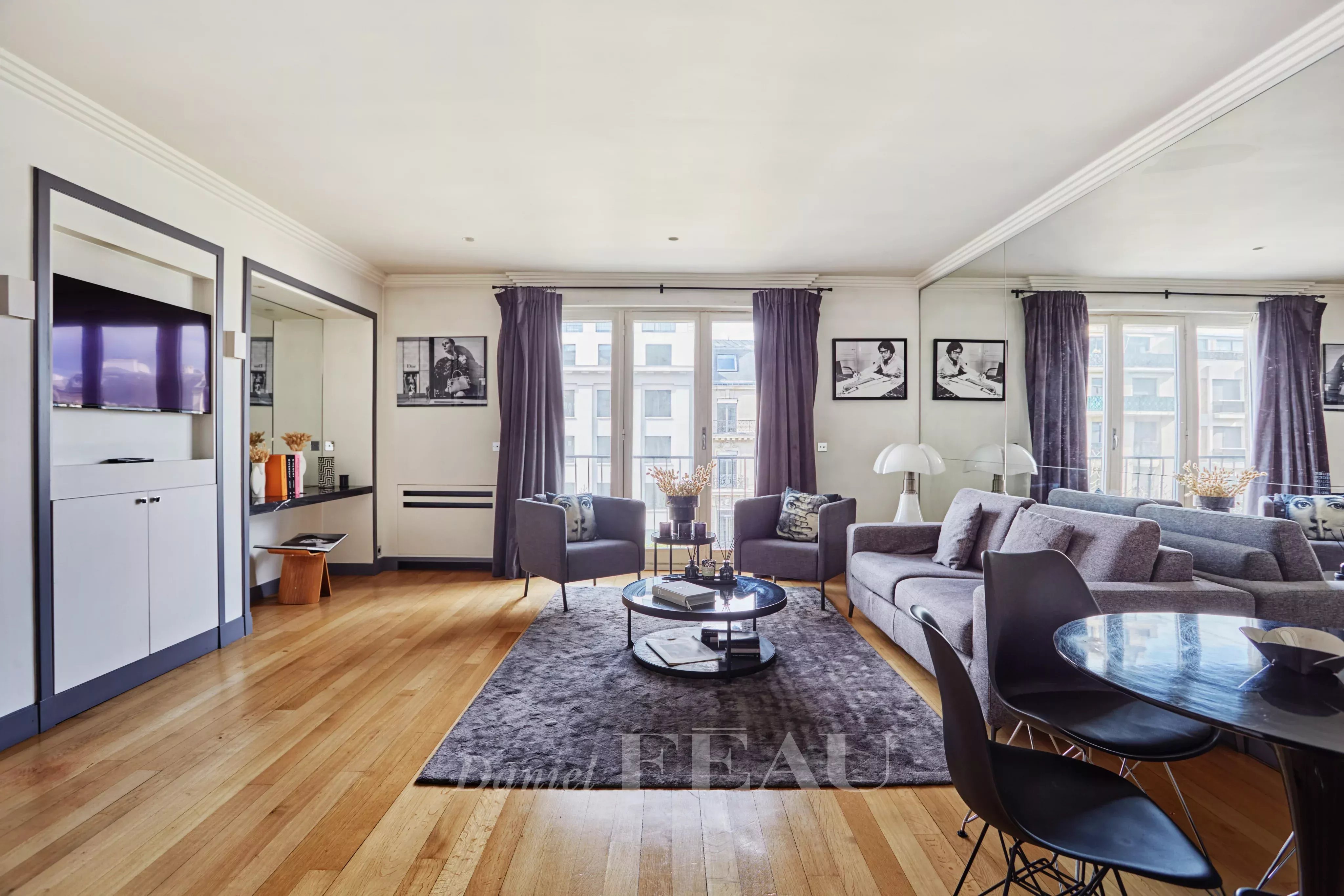 Paris VIIIe -  Avenue Montaigne