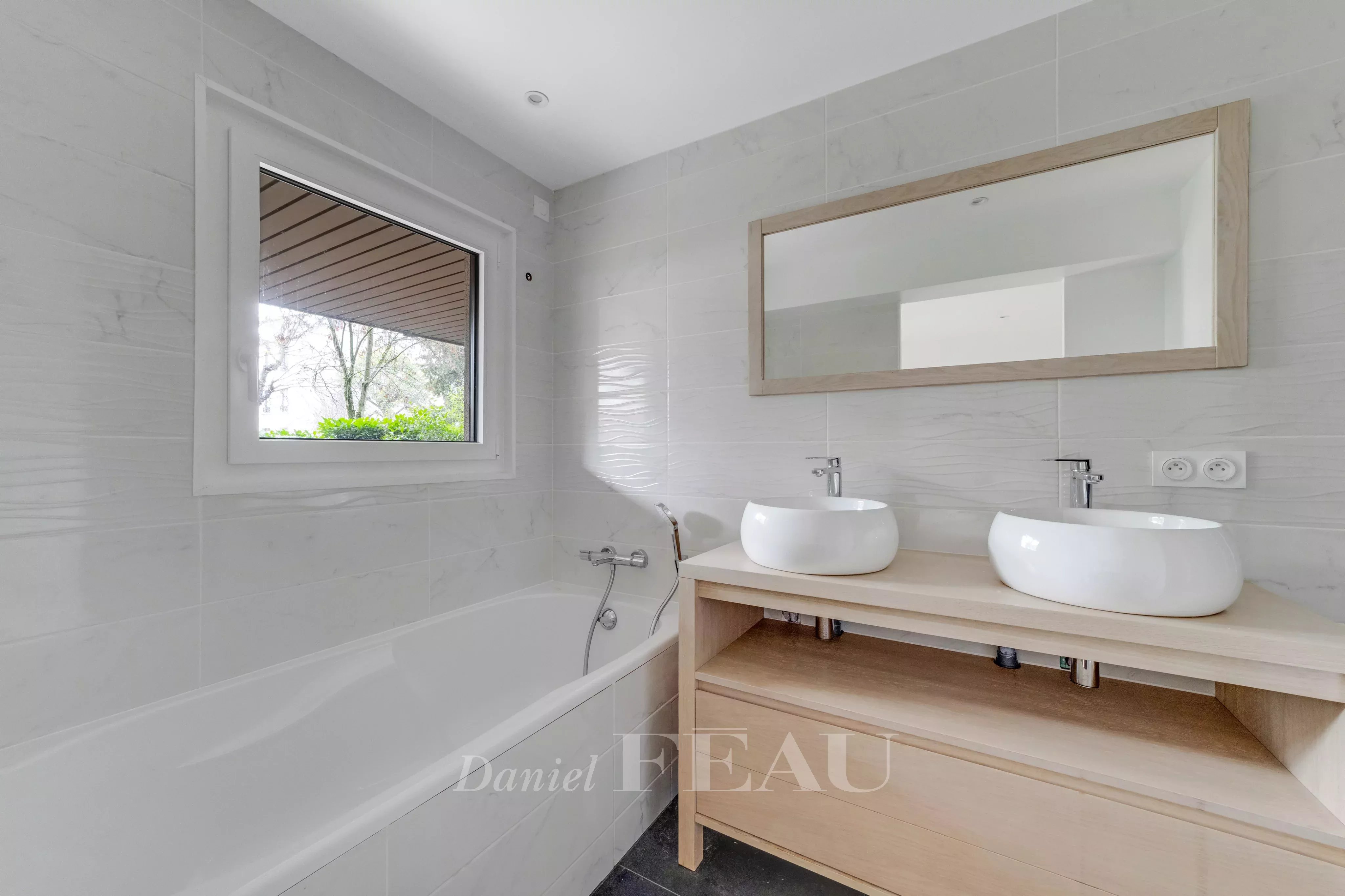 Sale Apartment Saint-Cloud