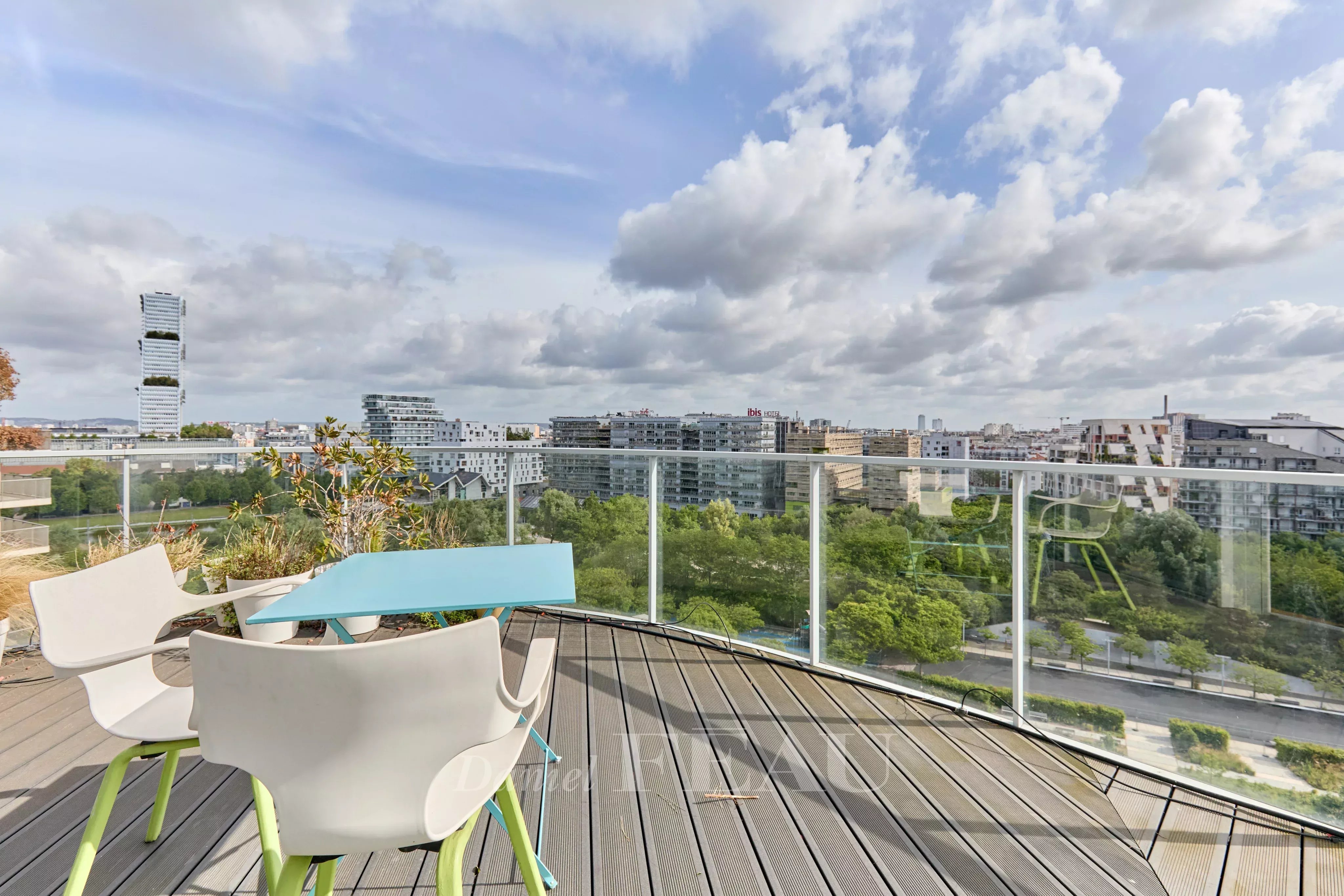 Sale Apartment Paris 17th