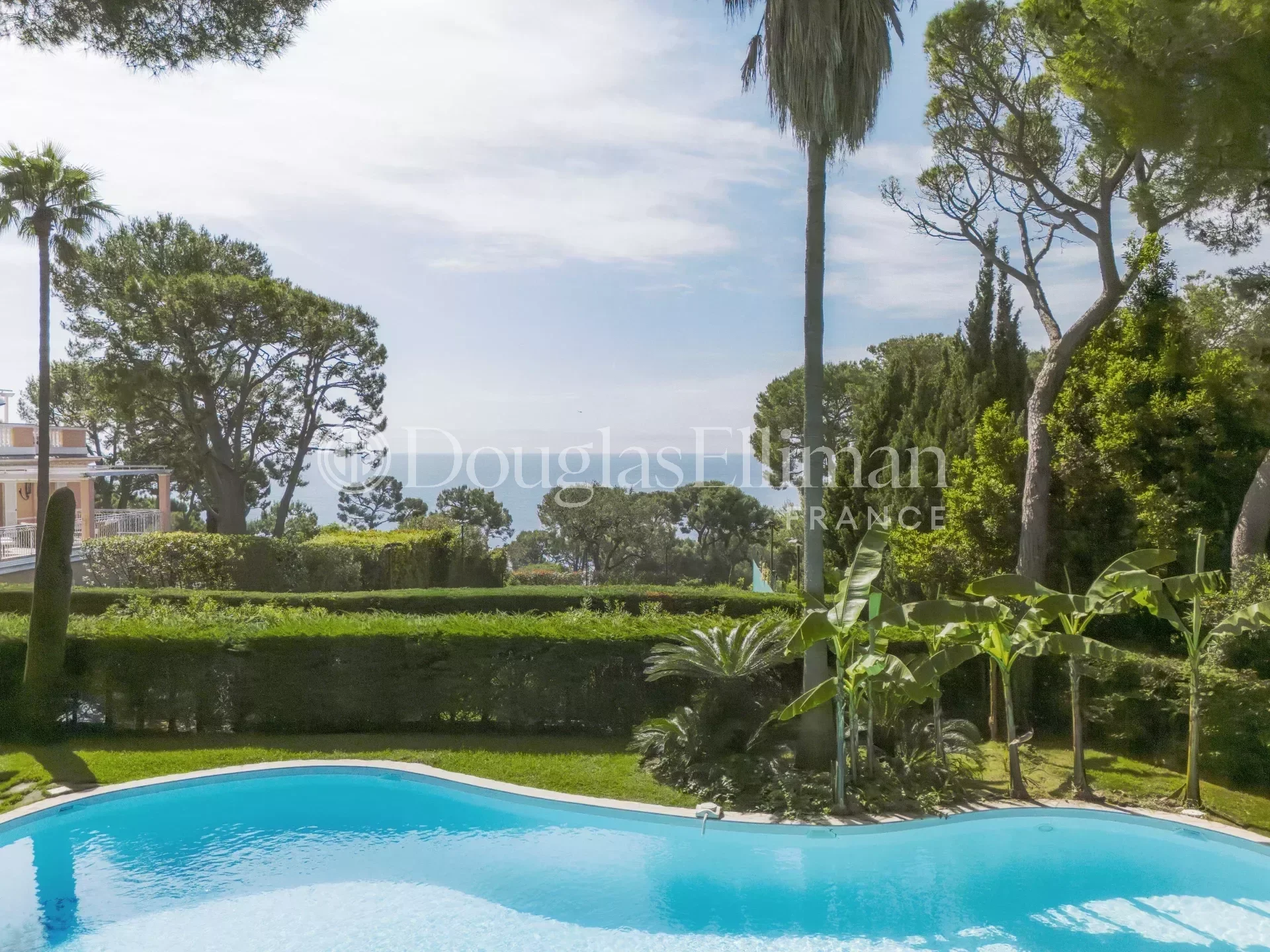 SAINT-JEAN-CAP-FERRAT – Villa contemporaine avec vue mer imprenable - Image nᵒ2