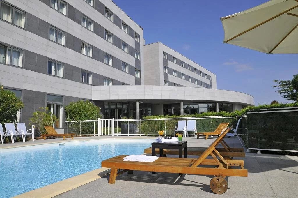 INVESTISSEMENT LOCATIF  MERIGNAC  Résidence Quality Suites Bordeaux Aéroport & Spa **** - 9.63 % de rentabilité
