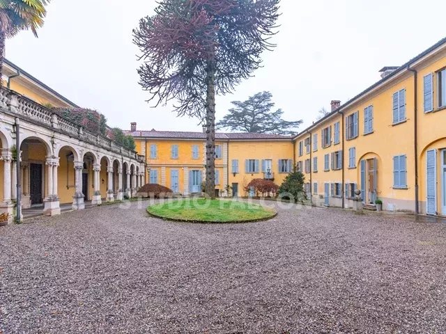 Sale Apartment - Appiano Gentile - Italy