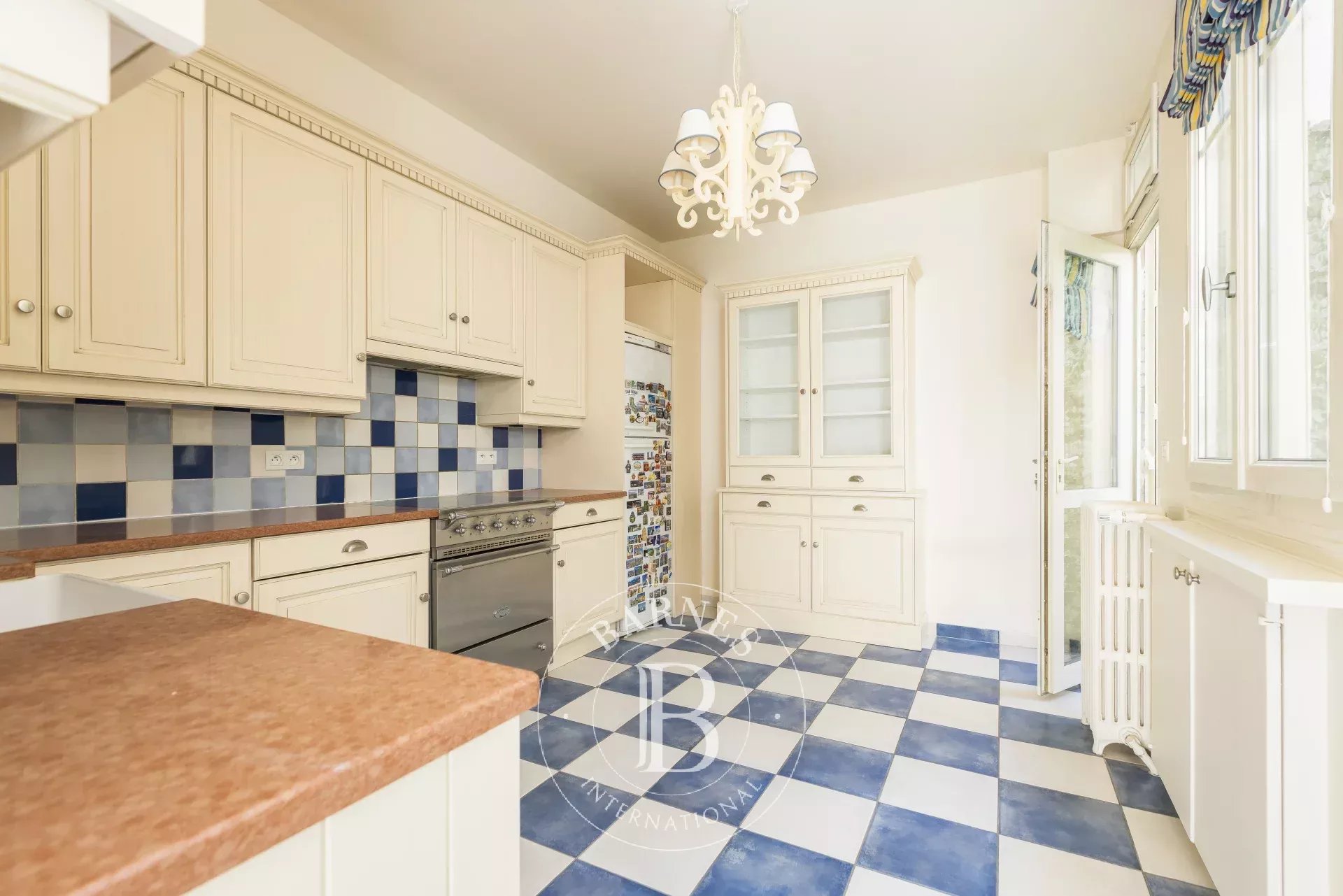 Neuilly-sur-Seine  - Mansion 4 Bedrooms - picture 11