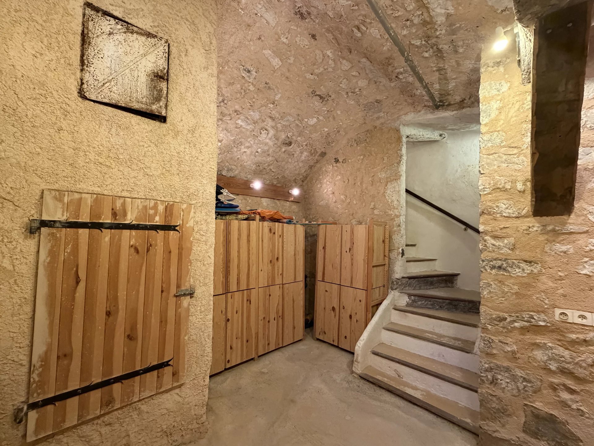 Charming village house with upper terrace with great views - SEILLANS