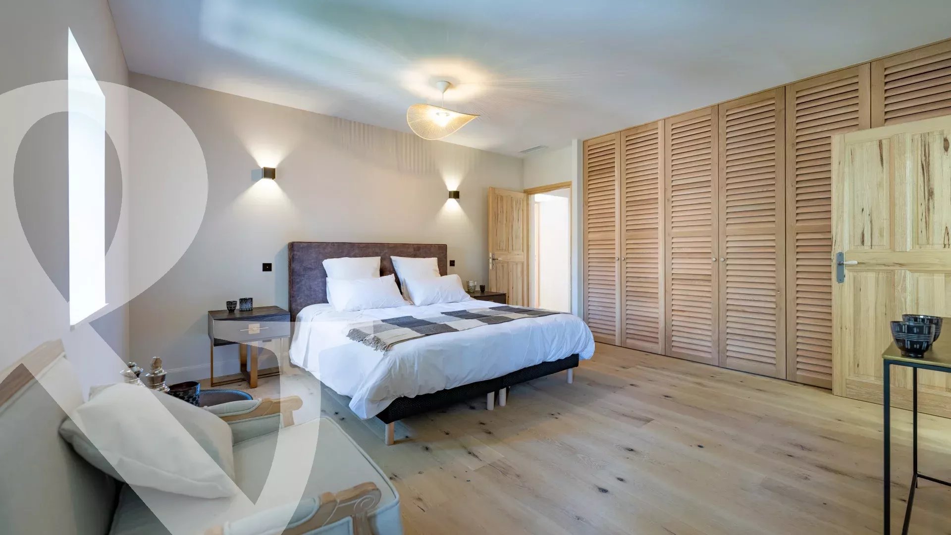 UN BIEN UNIQUE AVEC VUE SUR L'EGLISE