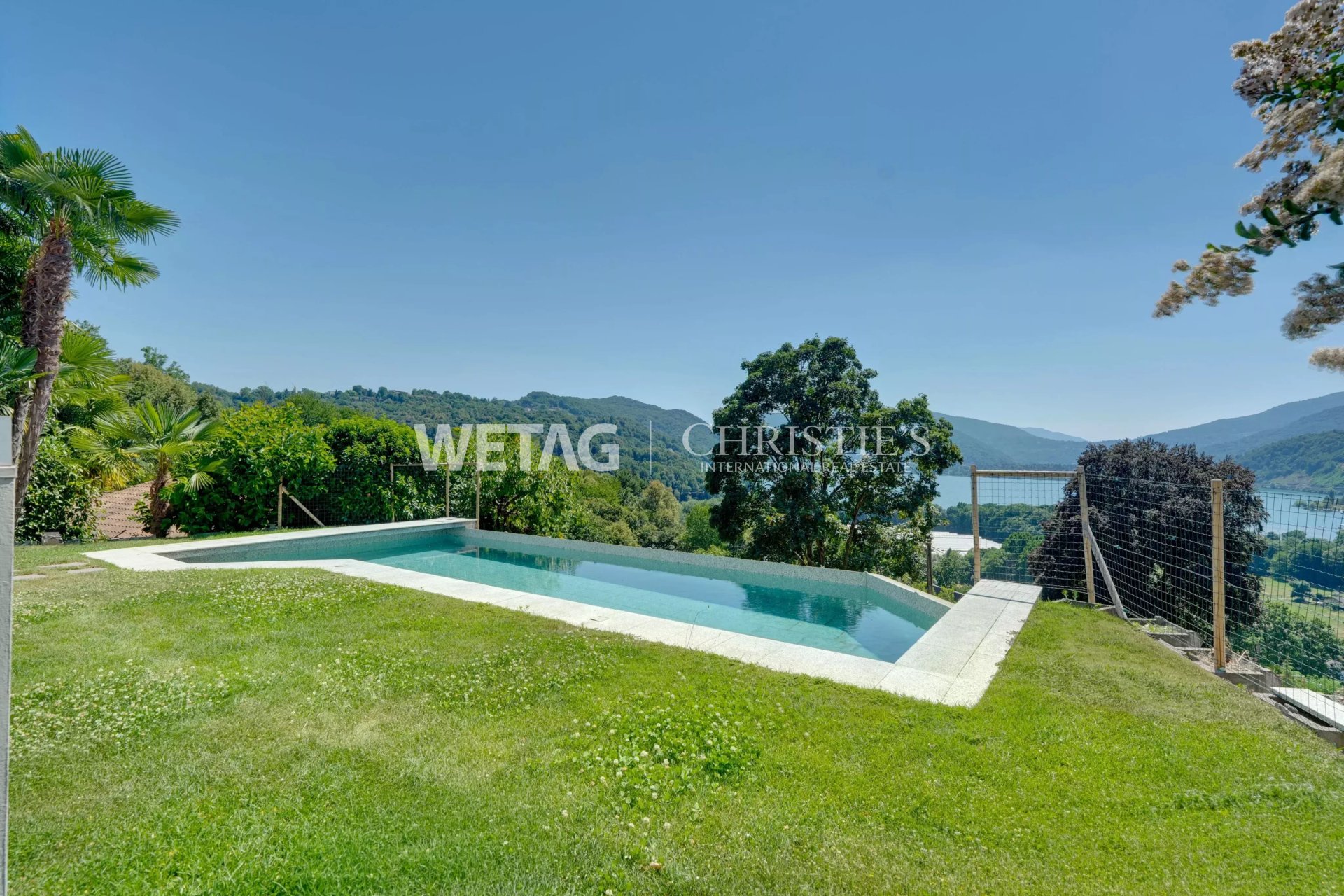 6 Bedroom Villa/Townhouse's Image 12