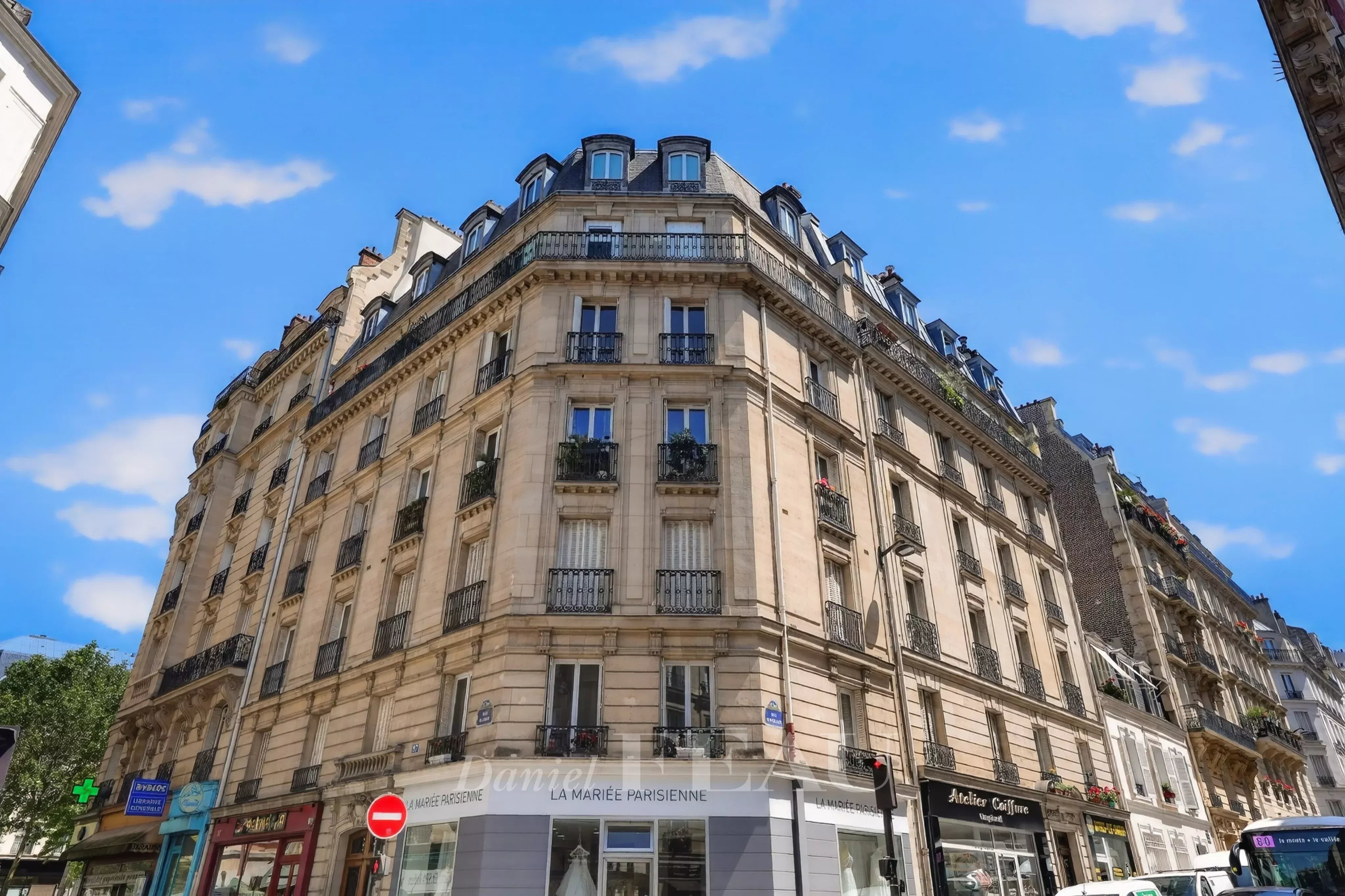 Sale Apartment Paris 15th