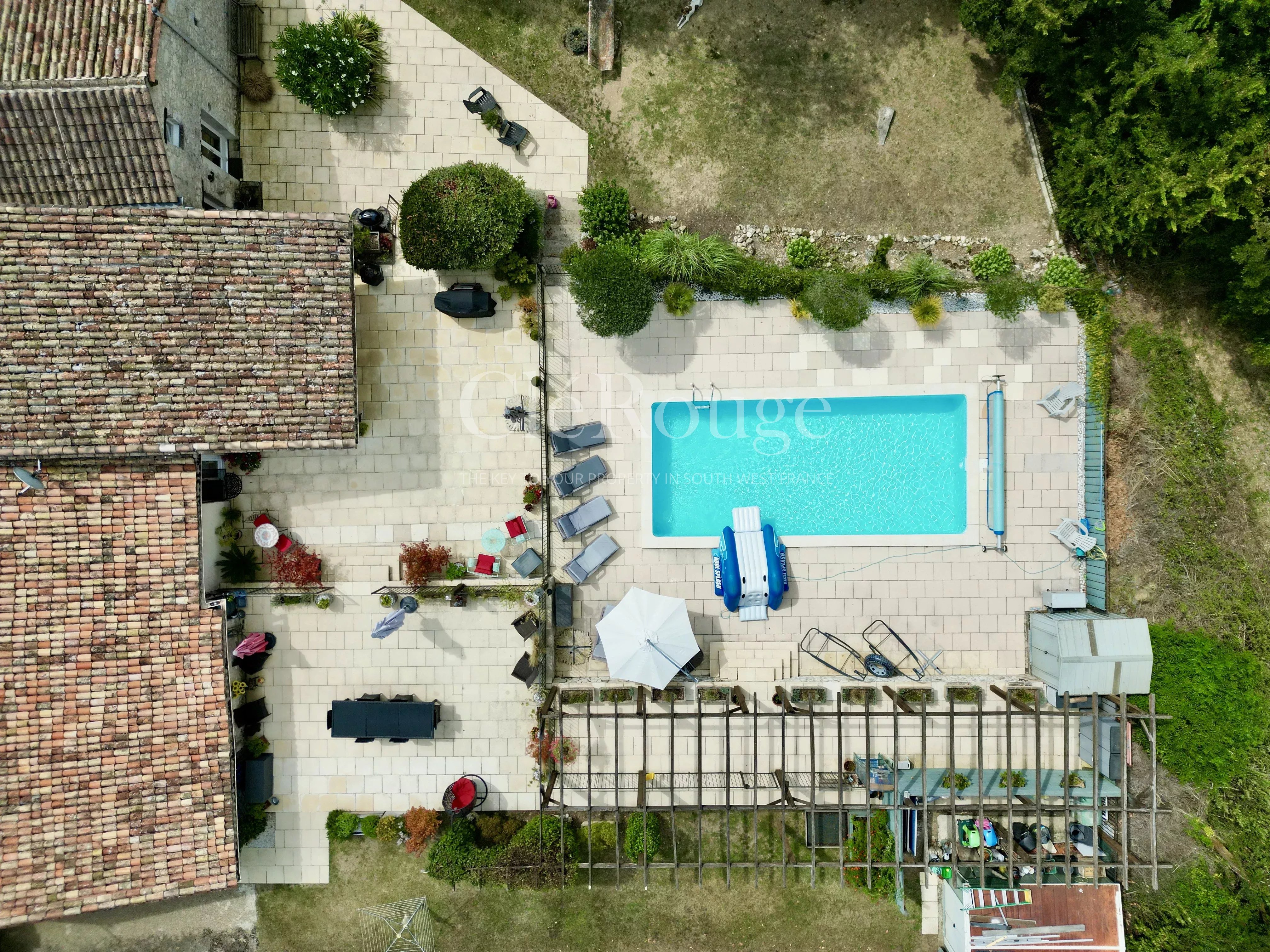 Proche de Duras - Maison en pierre au charme intemporel avec piscine chauffée