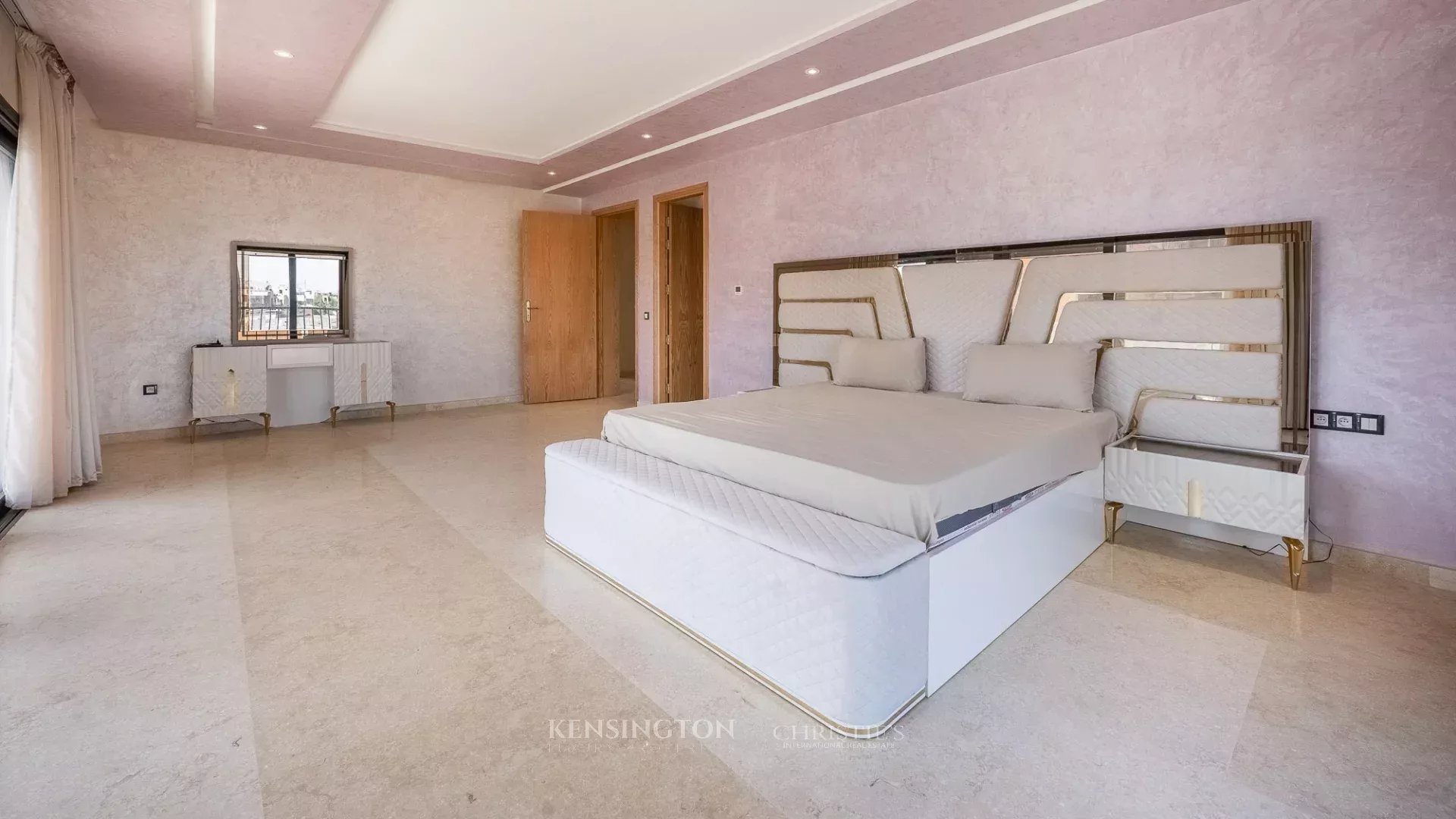 4 Bedroom Villa/Townhouse's Image 14