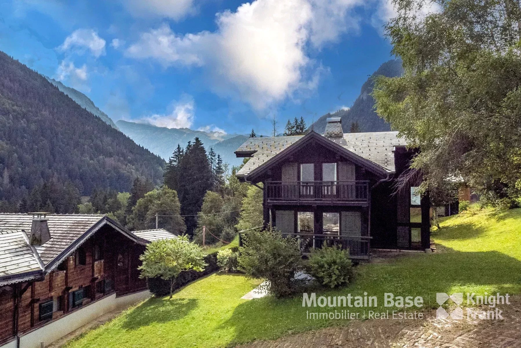 Photo of A 5 bedroom ski-in ski-out chalet, a rare opportunity in Morzine