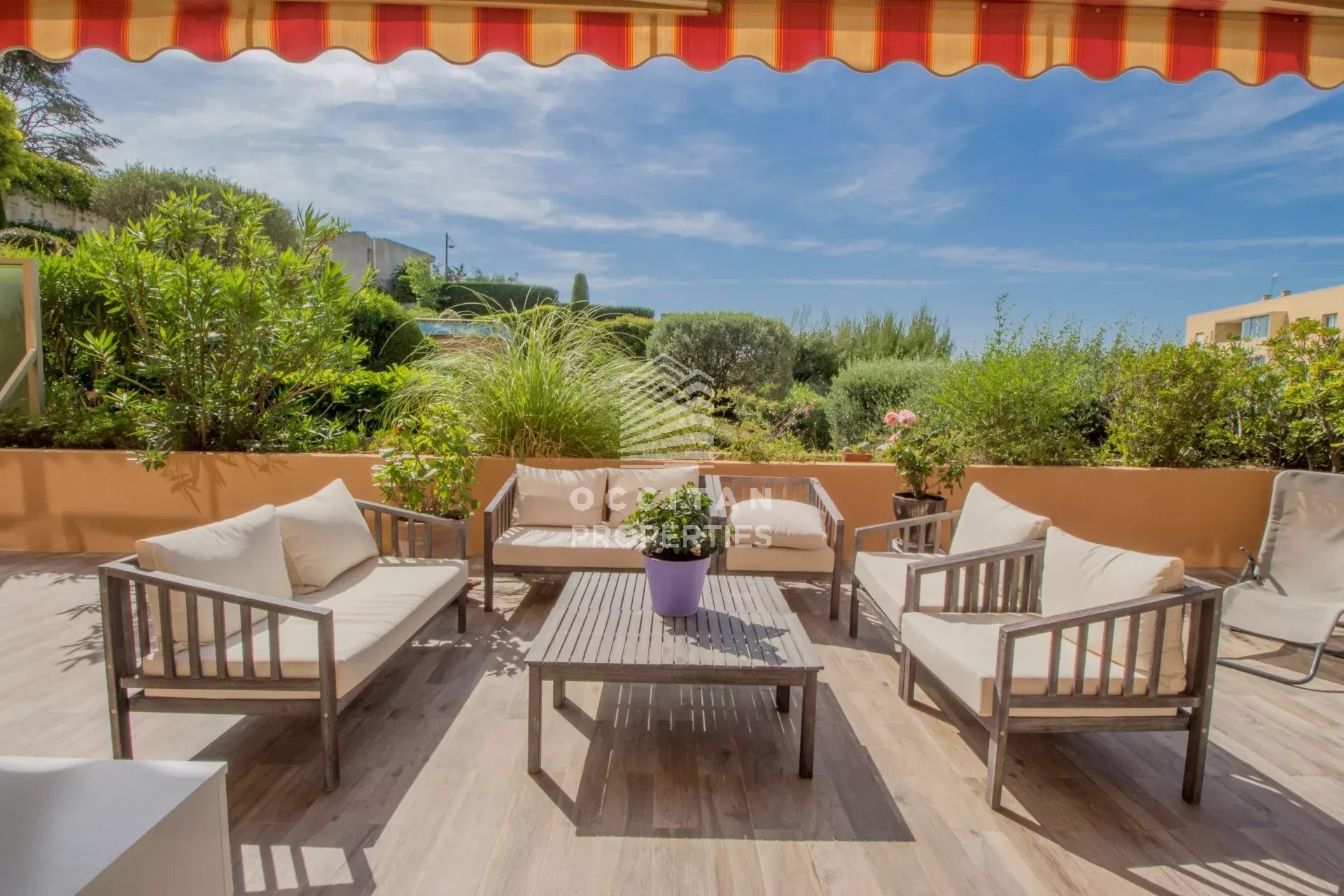 Grande terrasse de 75 m² - Vue Dégagée - Piscine - 400 mètres du Vieux Cannet - Le Cannet
