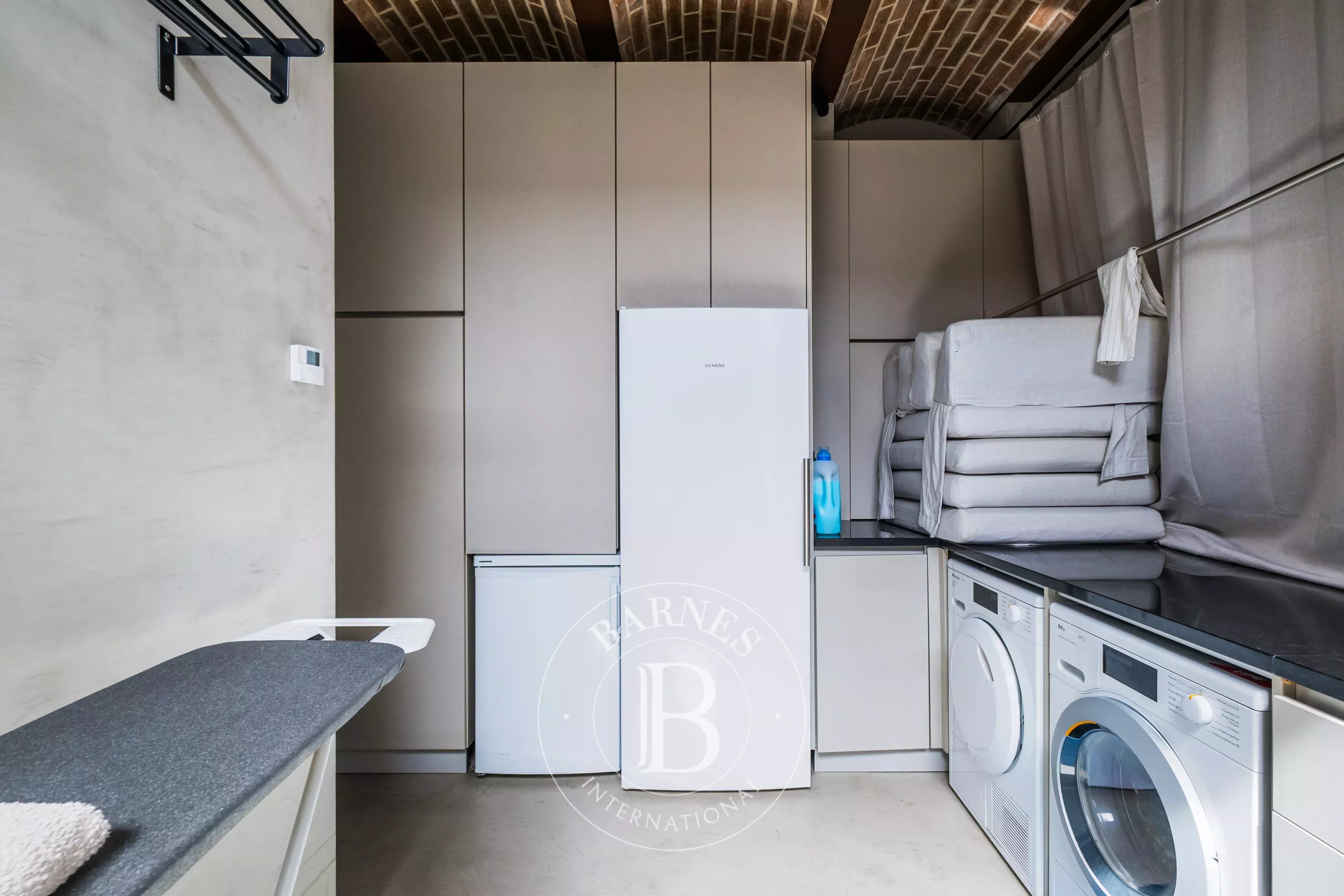 Maison contemporaine avec vue sur le fleuve