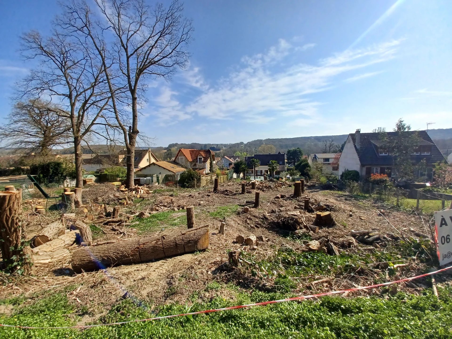 En exclusivité. Terrain constructible de 794m². - Photo 2