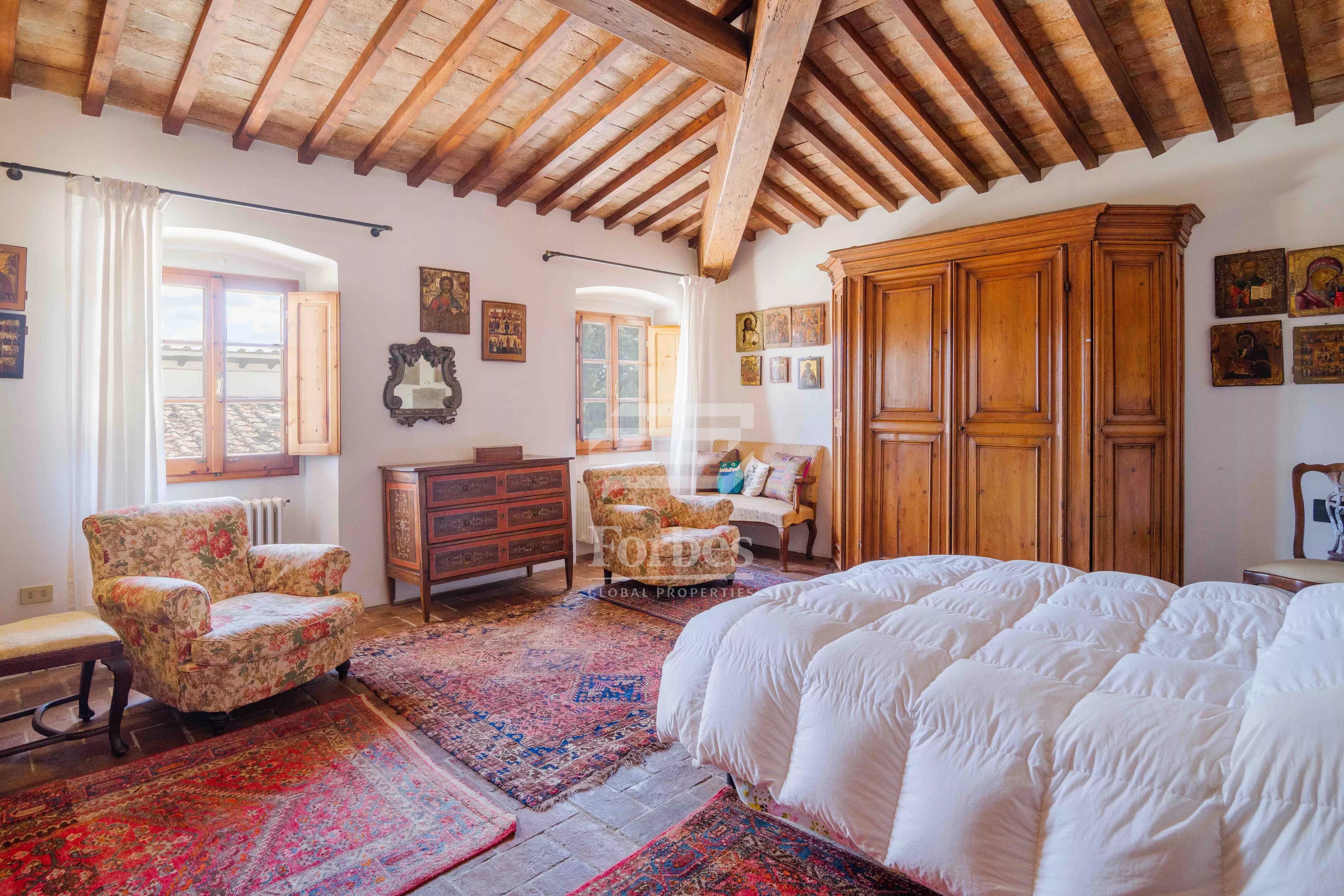 Farmhouse for sale in Tuscany, just minutes from Florence