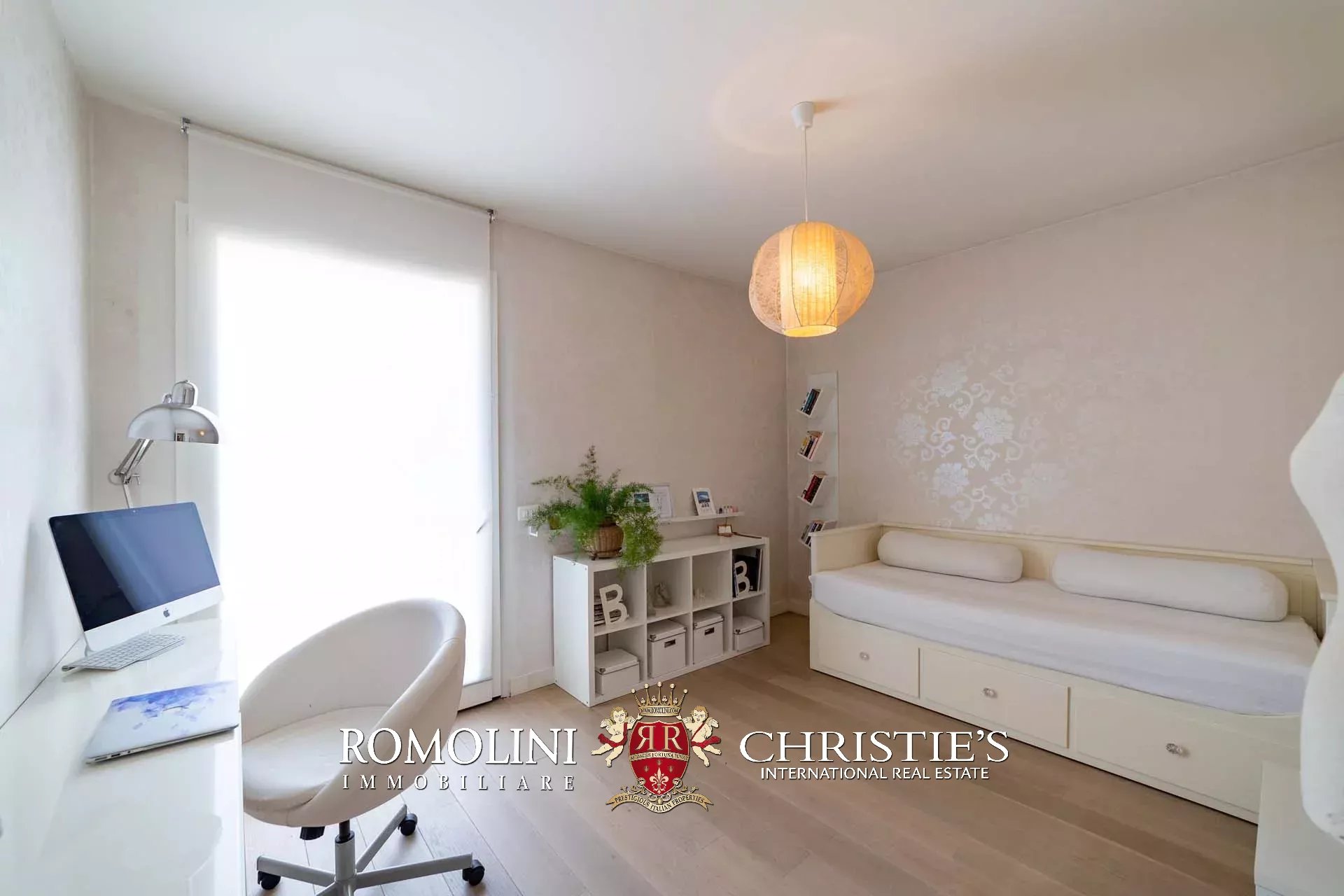 6 Bedroom Villa/Townhouse's Image 62