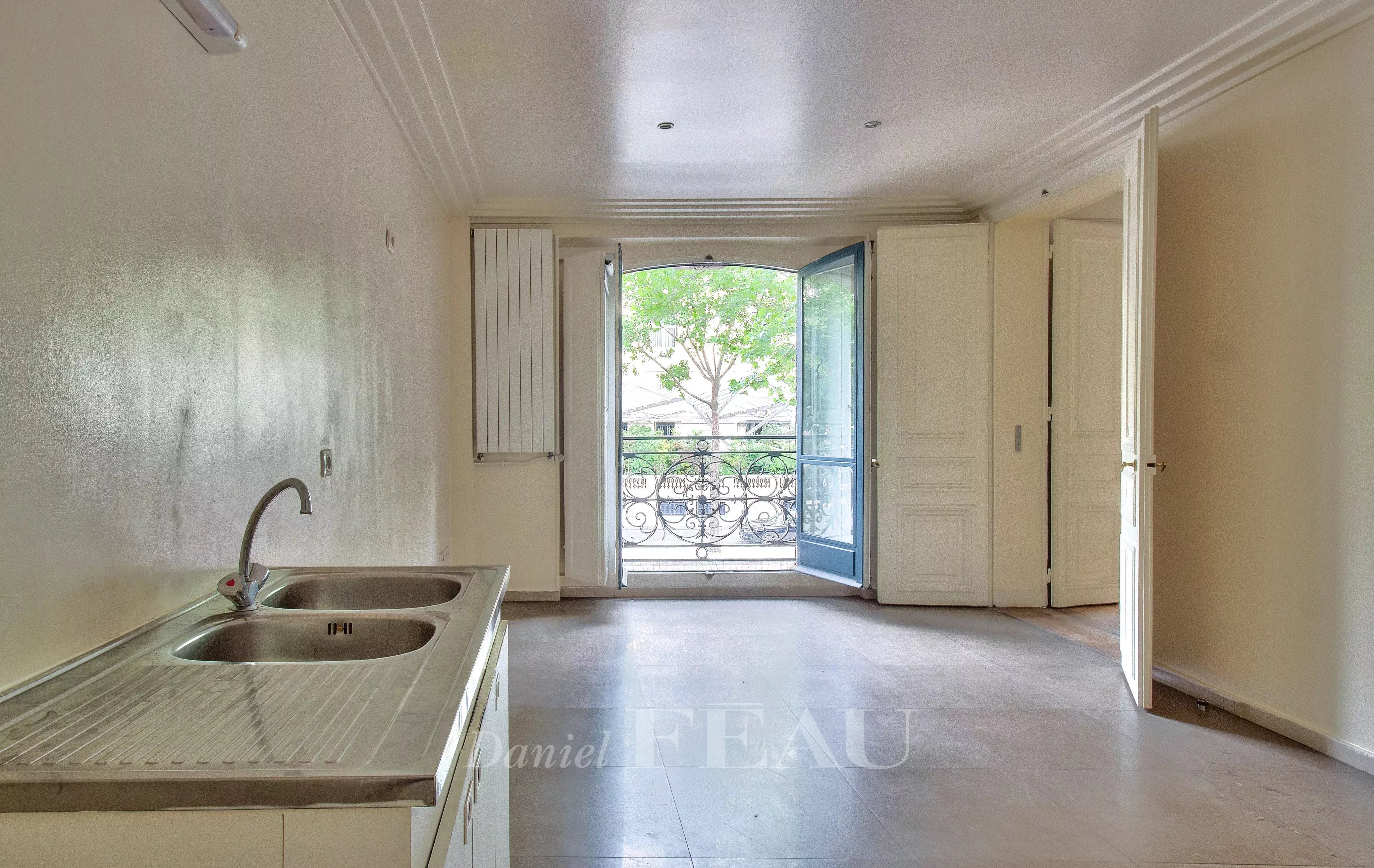 Sale Apartment Paris 16th