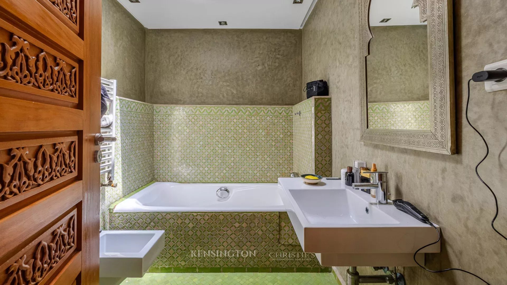 5 Bedroom Villa/Townhouse's Image 24