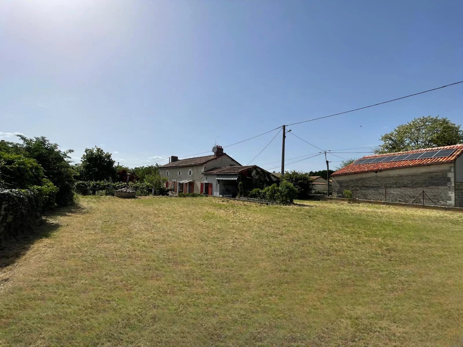 3 Bedroom Detached Farmhouse - Near popular town of Civray