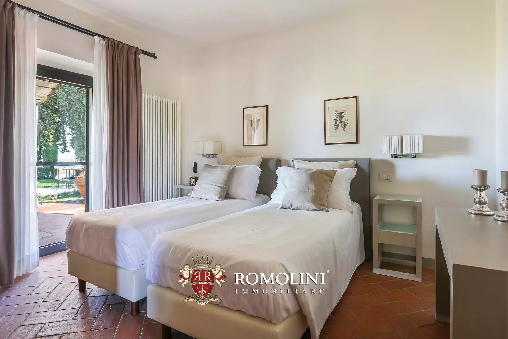 25 Bedroom Vineyard's Image 113
