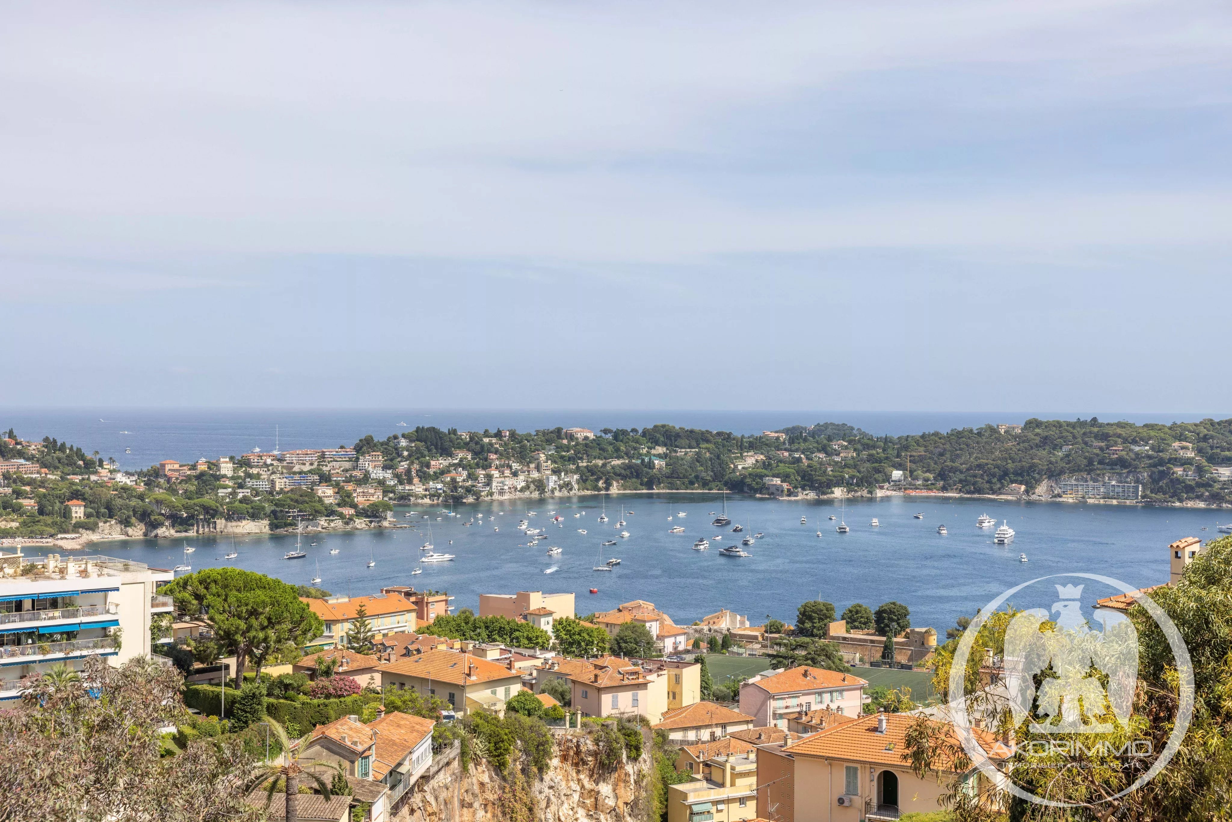 Maison  - 6 pièces  - 150.0 m2 -