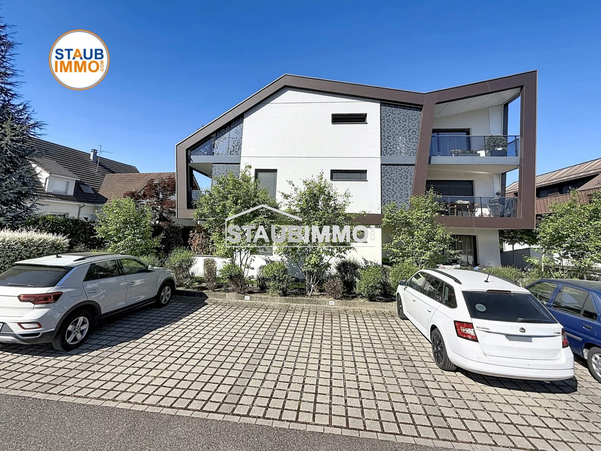 Village-Neuf, Très bel attique 4 pièces de 119 m² avec 2 gran