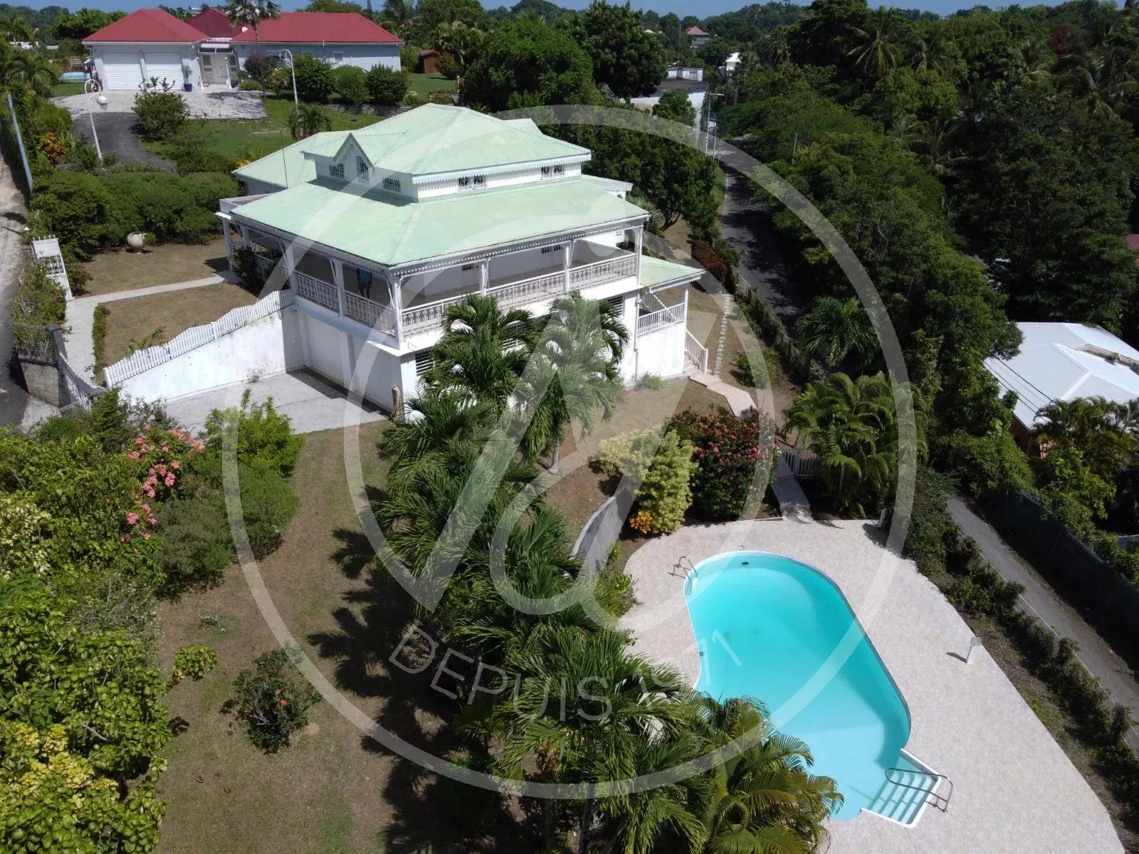 À VENDRE VILLA F6 avec piscine - 735 000 € NÉGOCIABLE