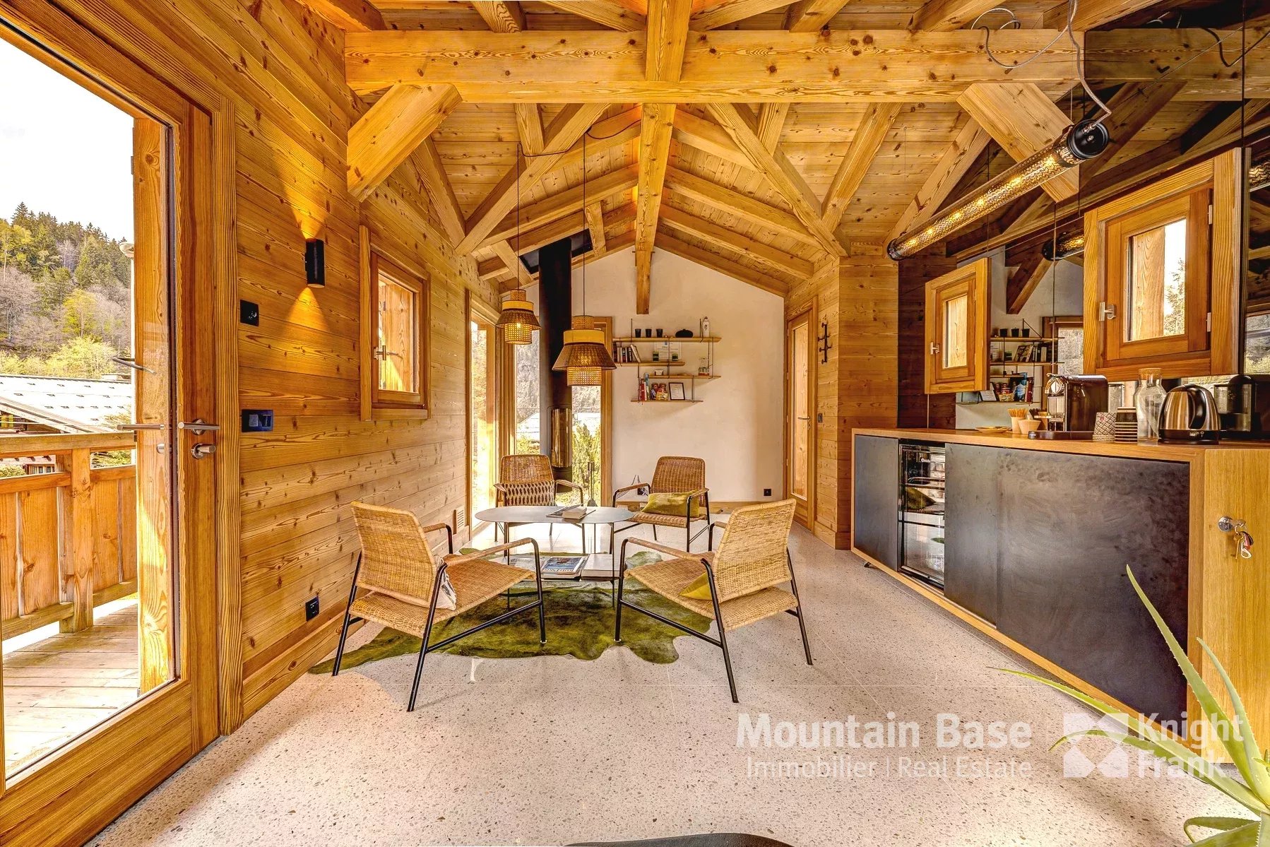 Photo of Beautifully finished 5 bedroom chalet with independent apartment in Les Houches