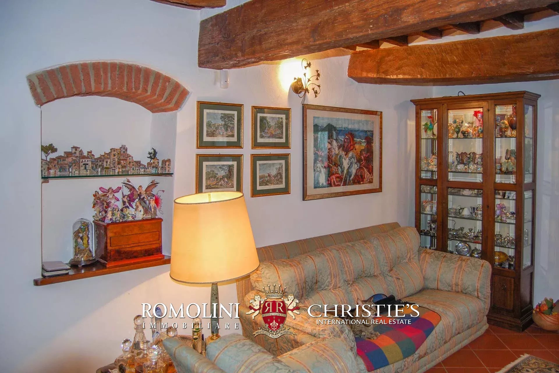 10 Bedroom Villa/Townhouse's Image 41