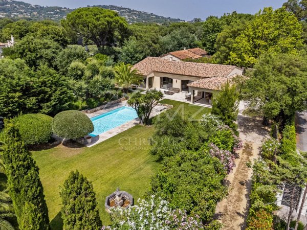 Luxury Family Estate in Grimaud: Dual Villa Legacy Property near Beach — photo 2
