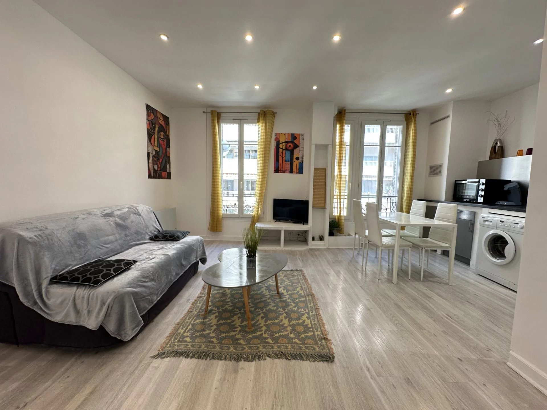 2 PIECES A VENDRE PARC IMPERIAL