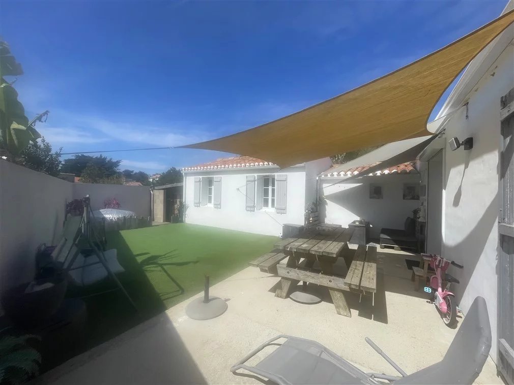 A DEUX PAS DU BOIS DES ELOUX