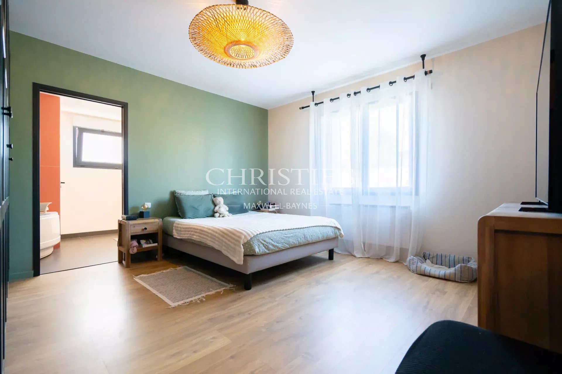 4 Bedroom Villa/Townhouse's Image 8