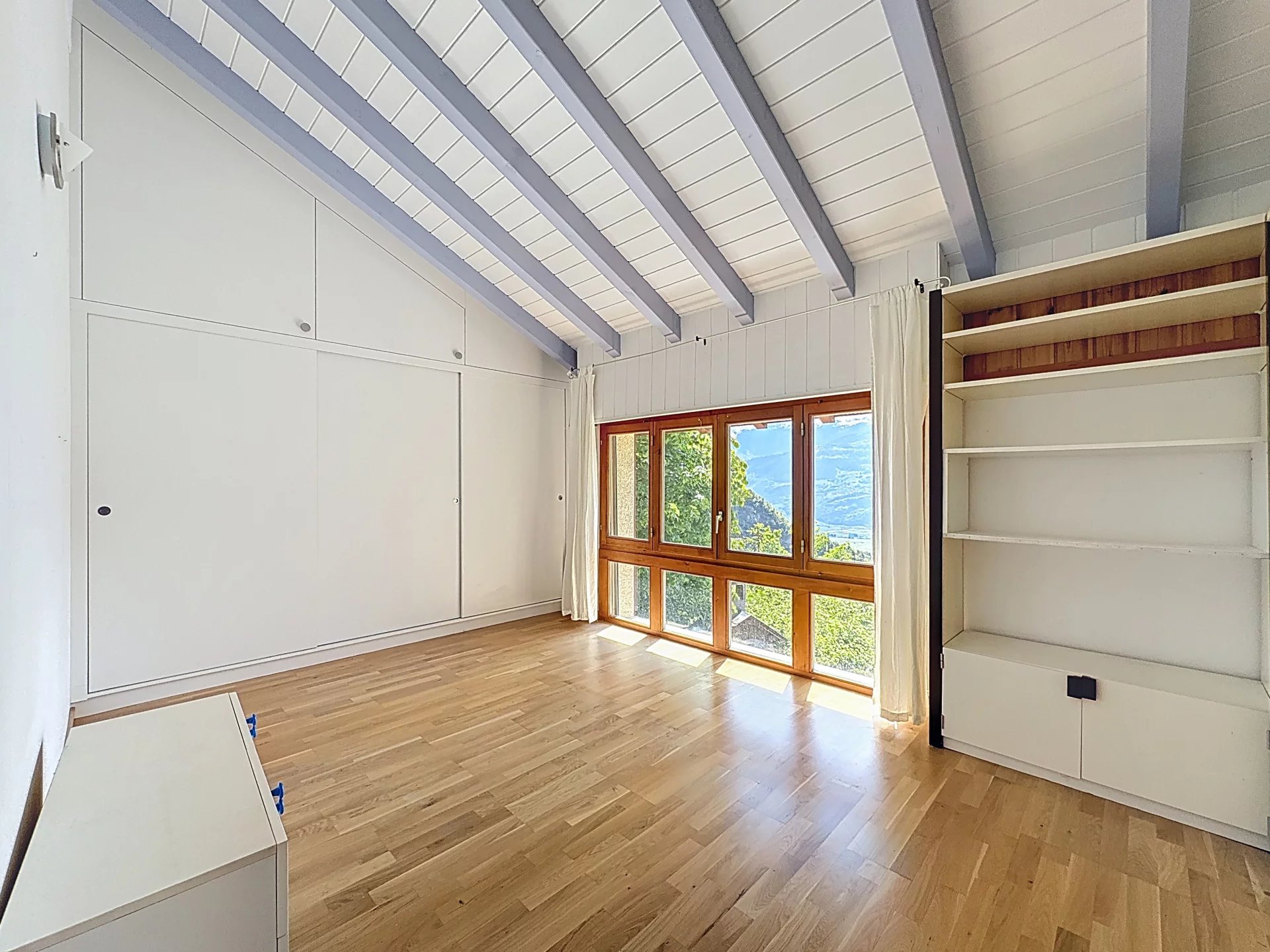 Splendide villa individuelle avec vue panoramique et calme absolu à Chamoson