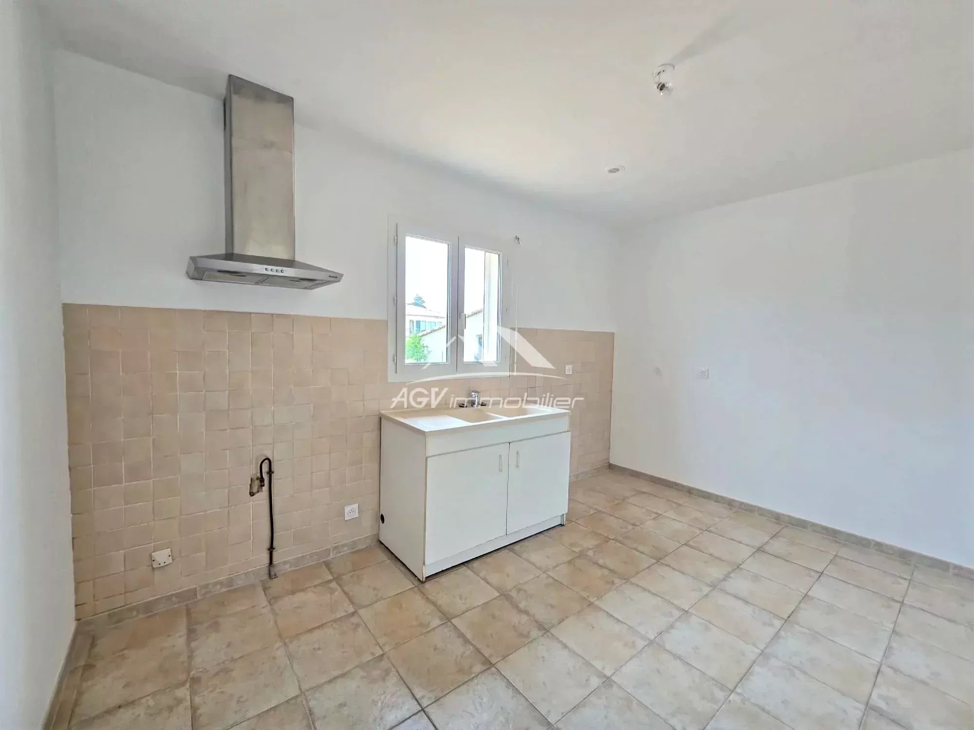 Maison de plain-pied, 3 chambres, garage