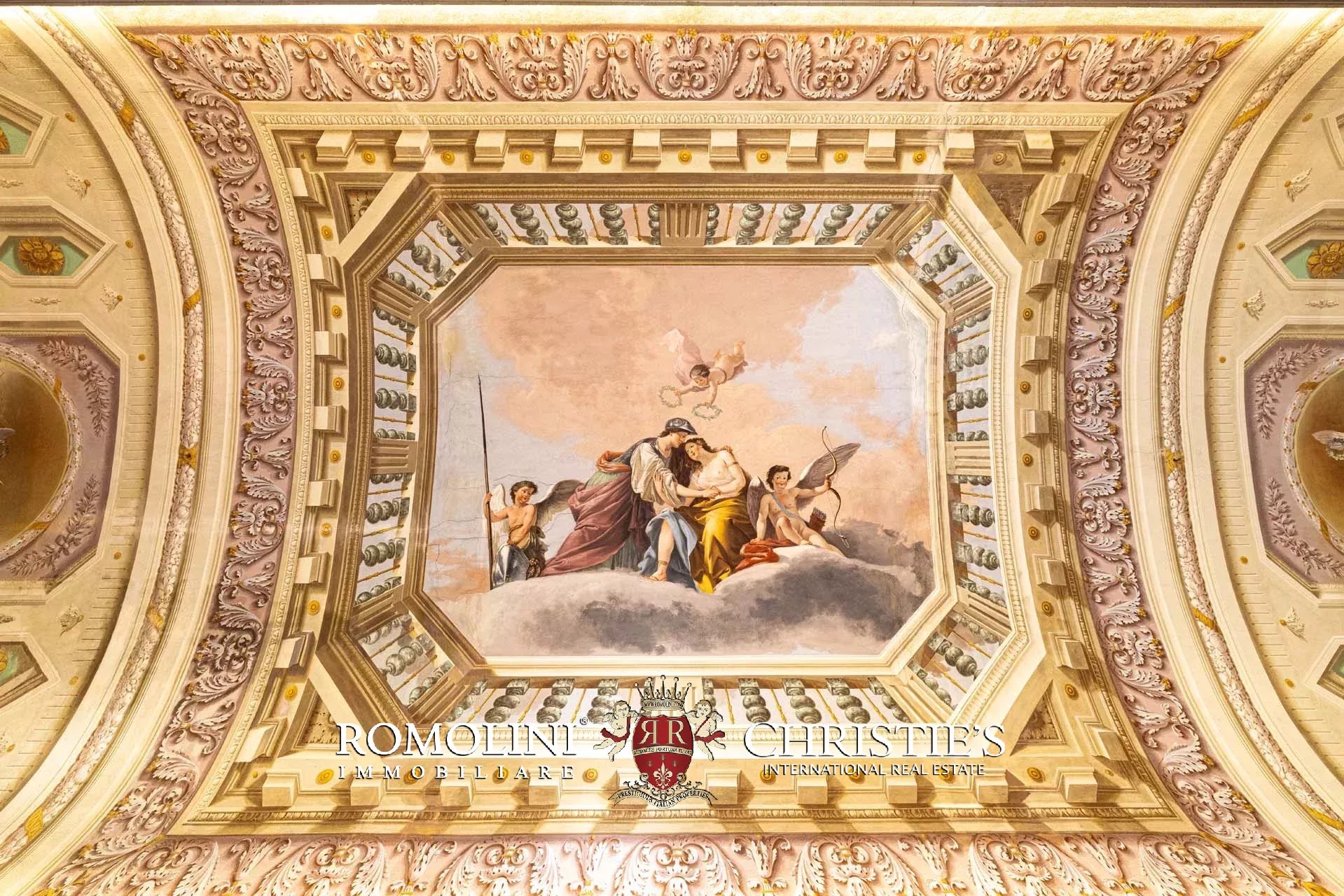 71 Bedroom Chateau's Image 32
